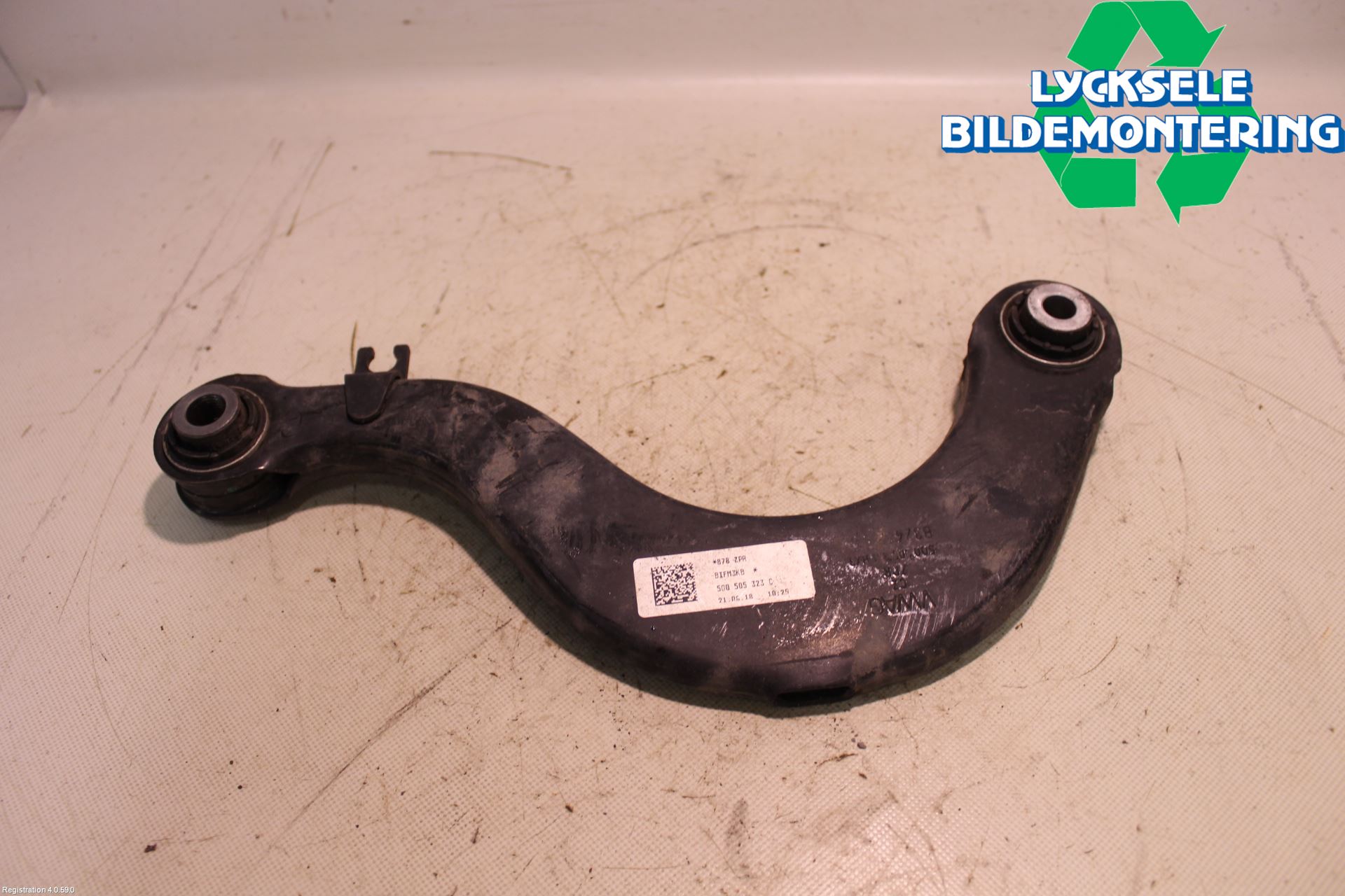 Skoda KAROQ 18- Bärarm Bak Vänster