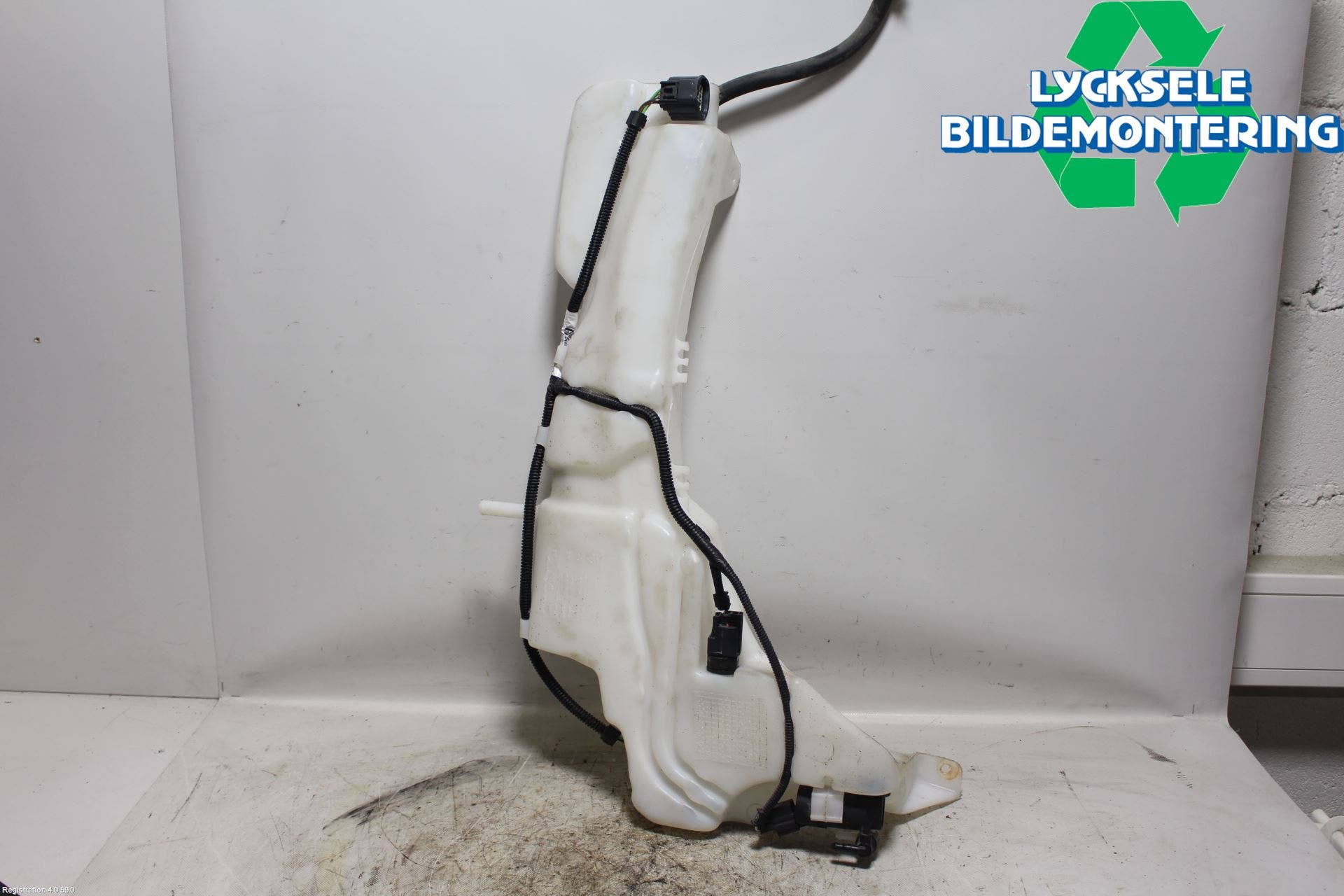 Ford KUGA 08-12 Spolartank Vindruta