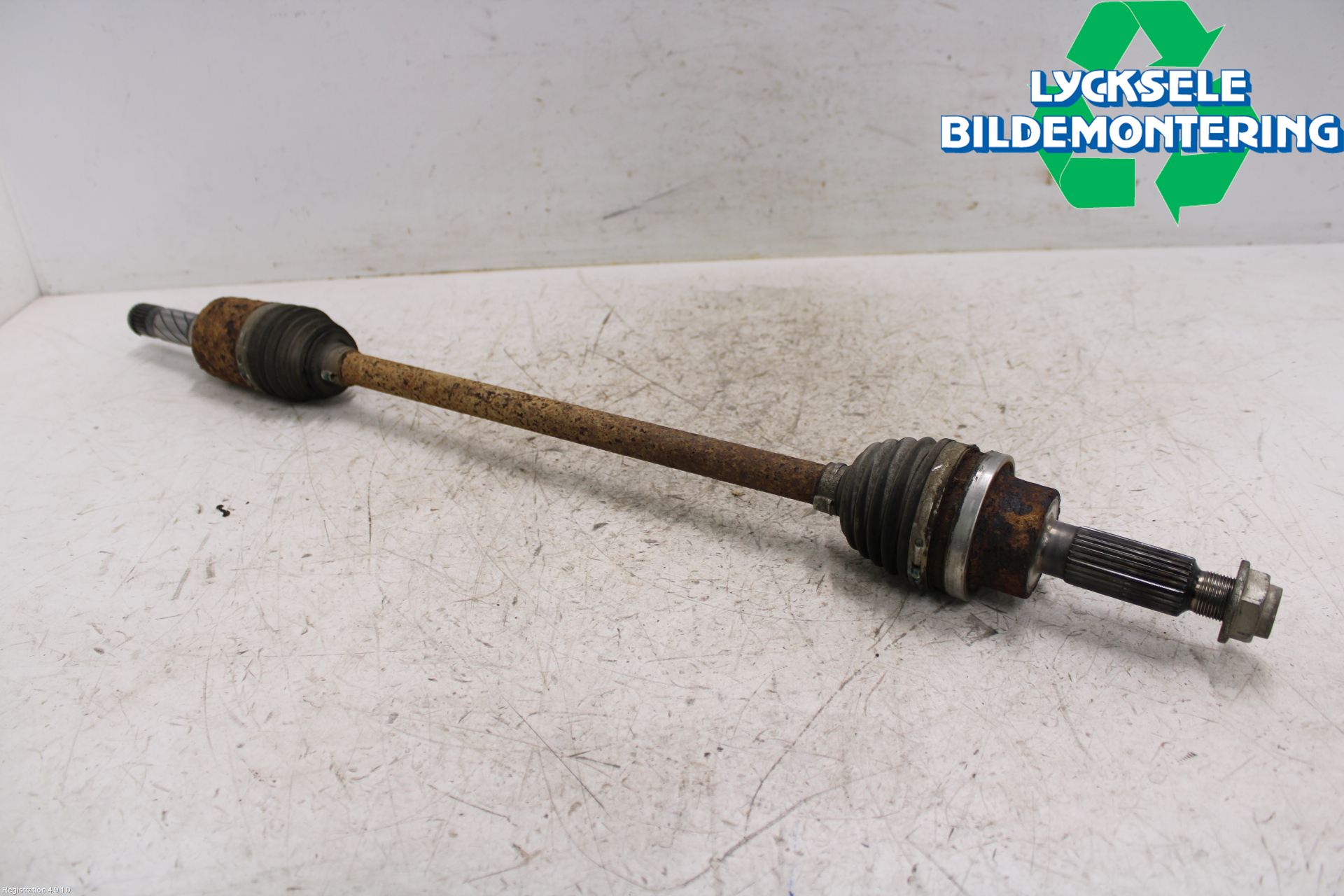 Ford KUGA 13-16 Drivaxel Bak Vänster