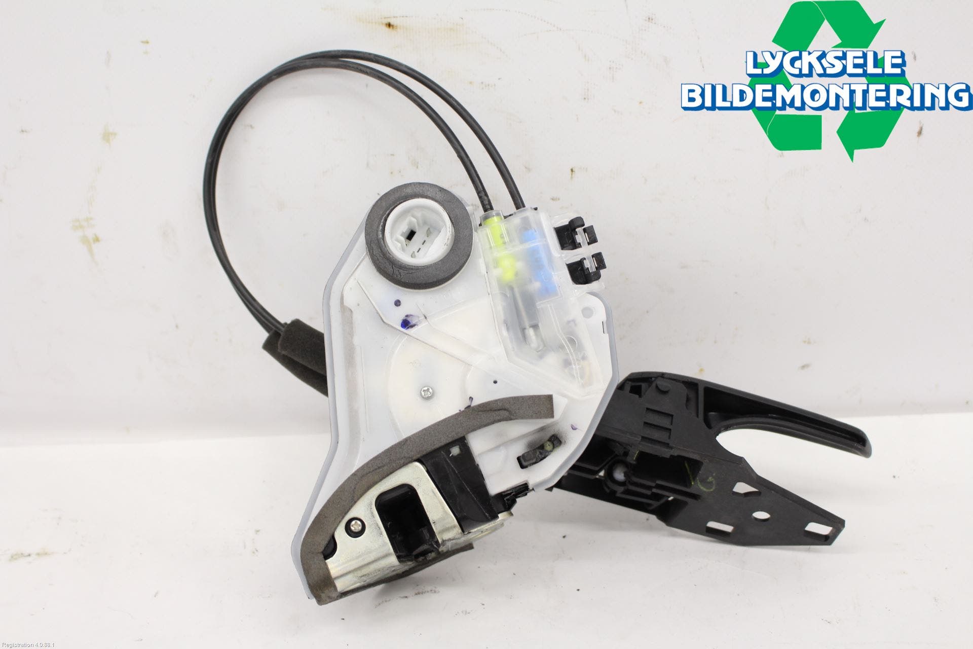 Toyota HILUX 16- Låskista-Dörrlås