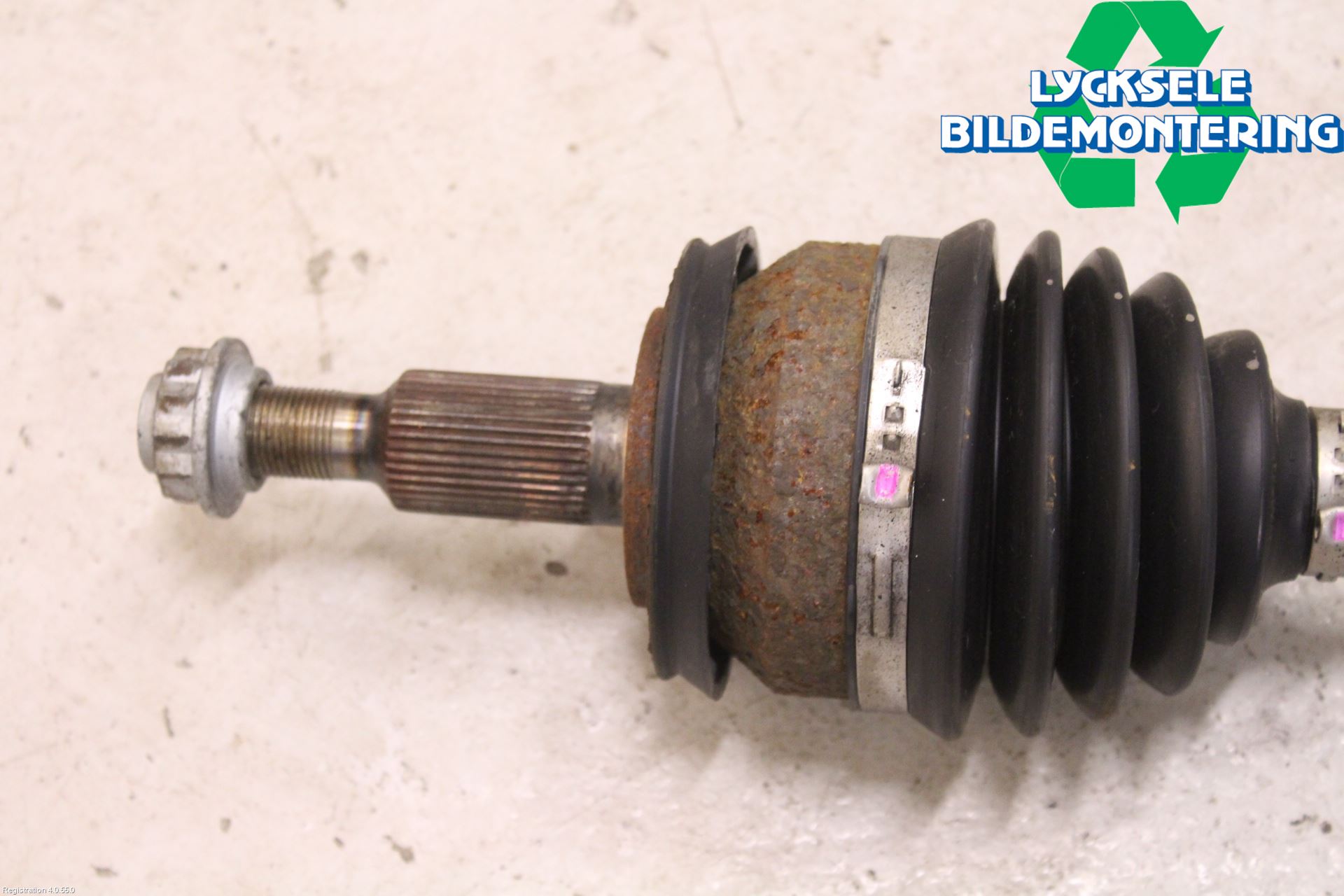 Volkswagen VW TRANSP/CARAVELLE (T6) 16-22 Drivaxel Fram Vänster