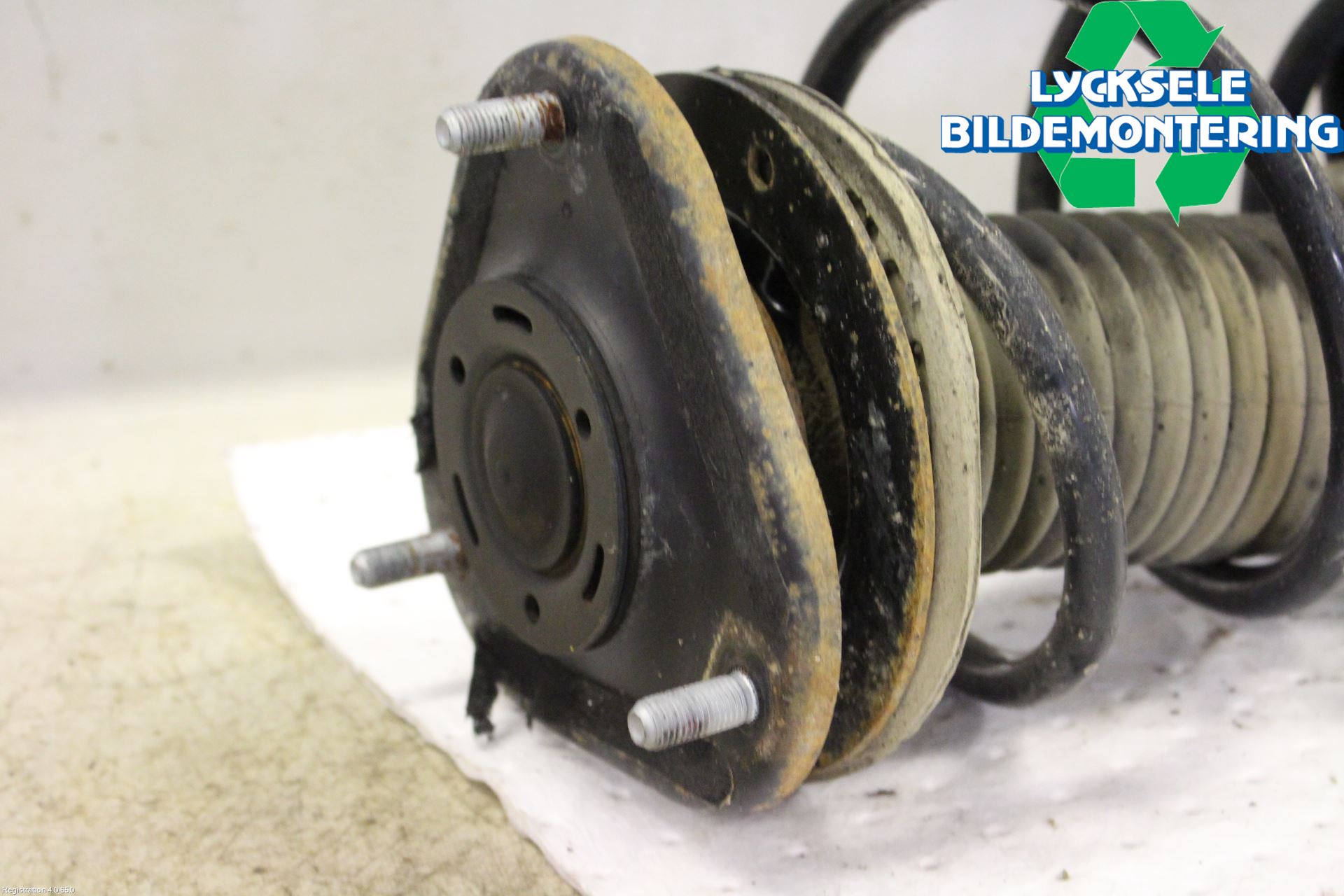 Toyota AURIS 13-19 Fjäderben Fram Höger