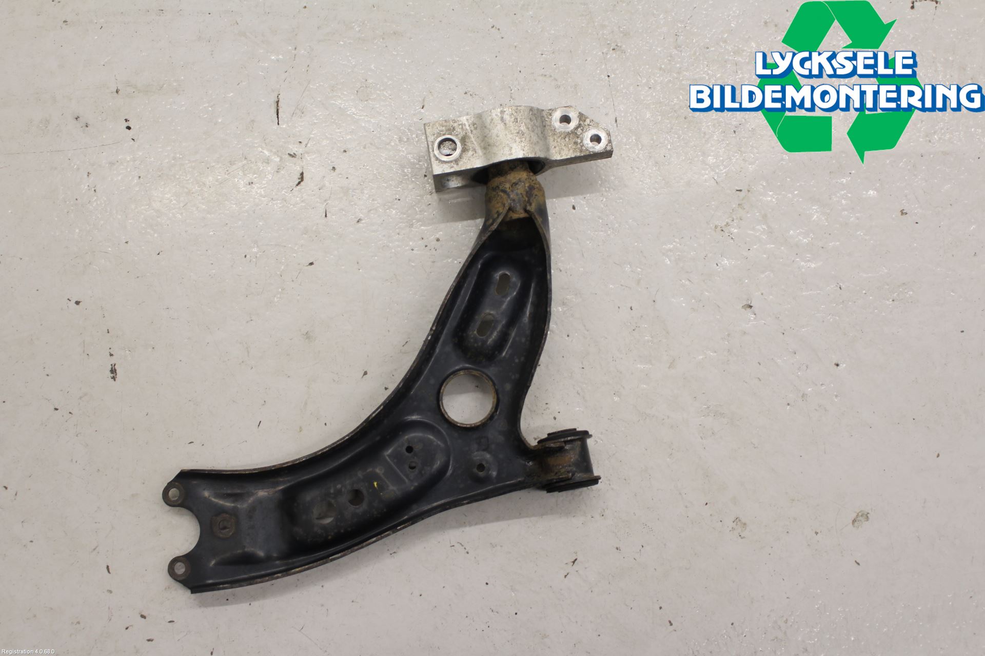 Volkswagen VW TIGUAN 07-16 Bärarm Fram Undre Vä