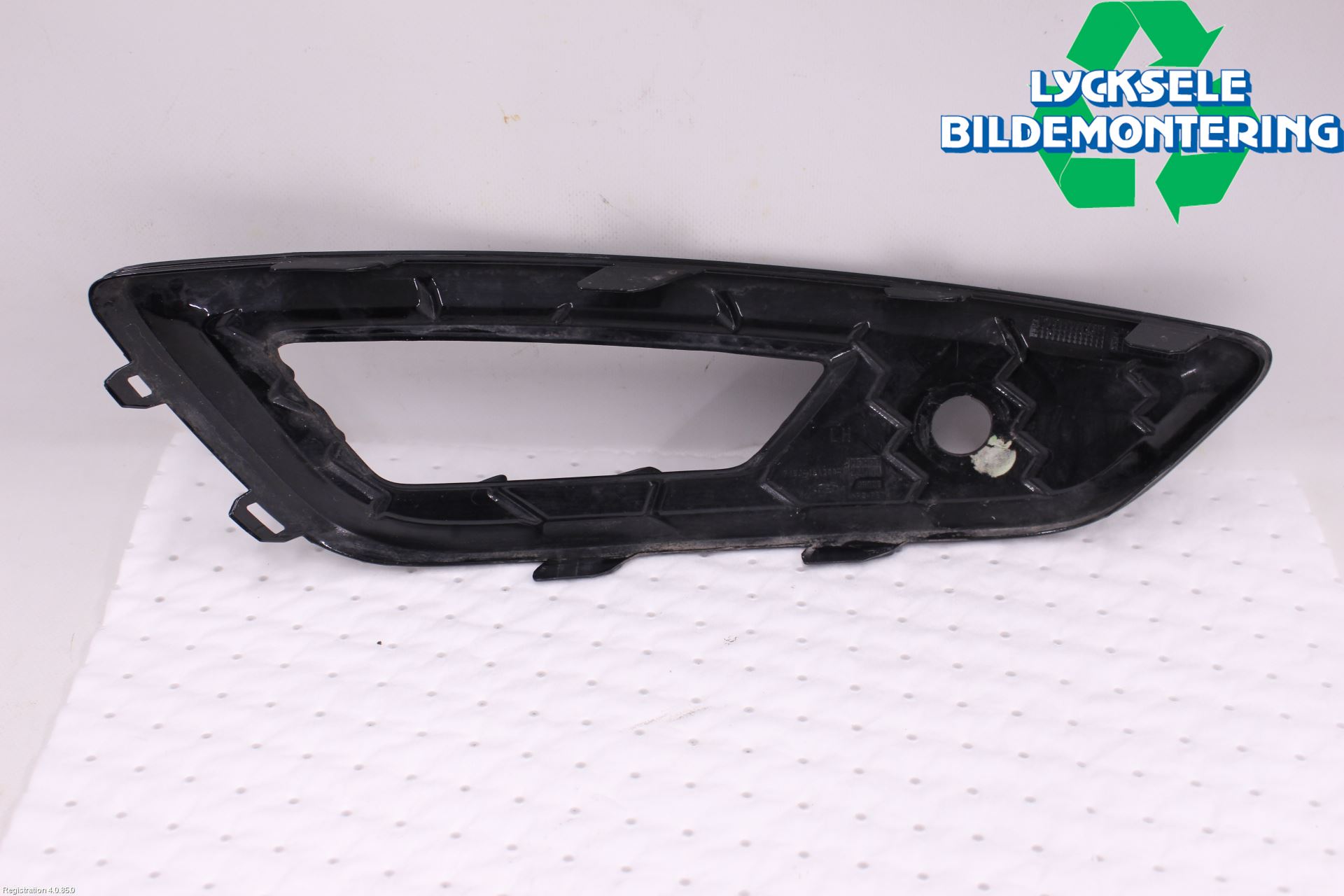 Ford FOCUS 15-18 Dimljussarg Fram