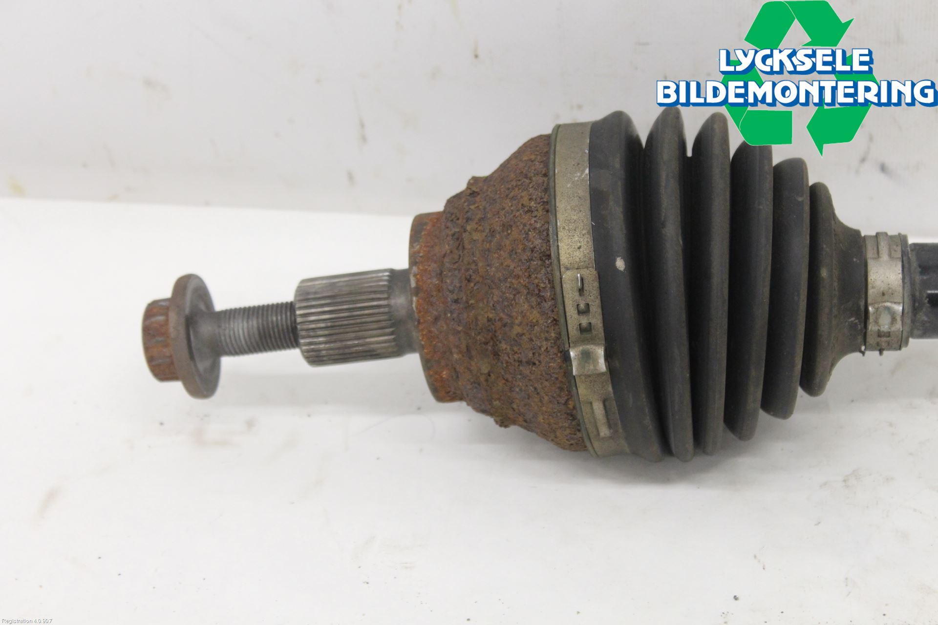 Skoda KAROQ 18- Drivaxel Fram Vänster