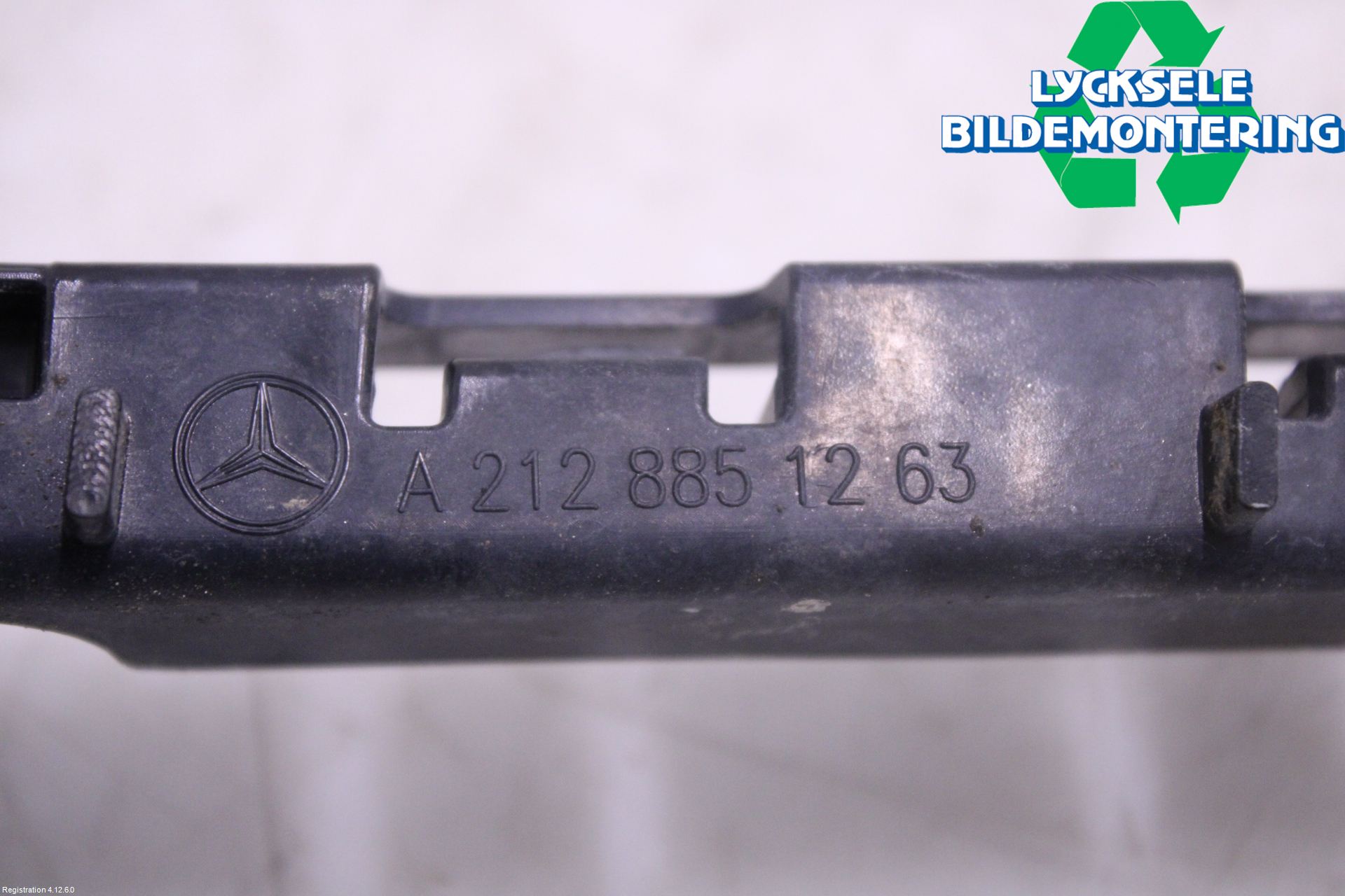 Mercedes-Benz MB E-KLASS (W212) 09-16 Stötfångarfäste Bak Hö