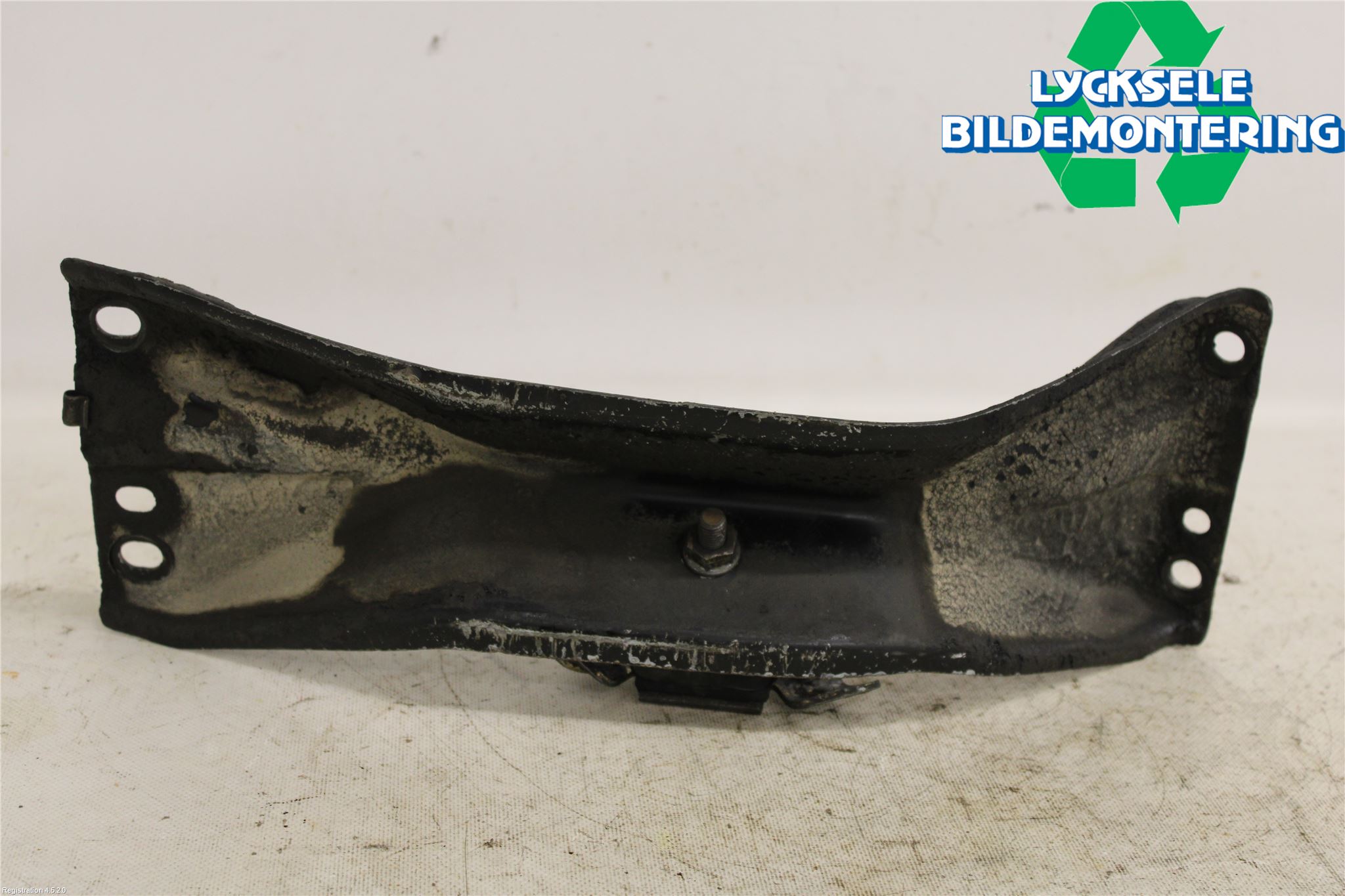 Volvo 740 84-87 Växellådsbalk