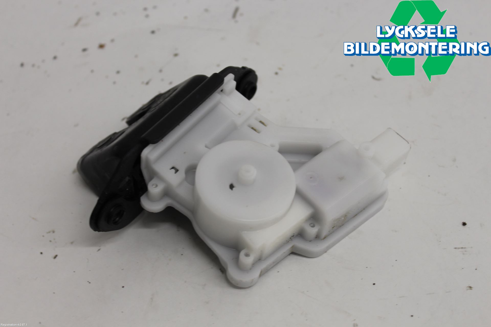 Nissan LEAF 18- Låskista Baklucka