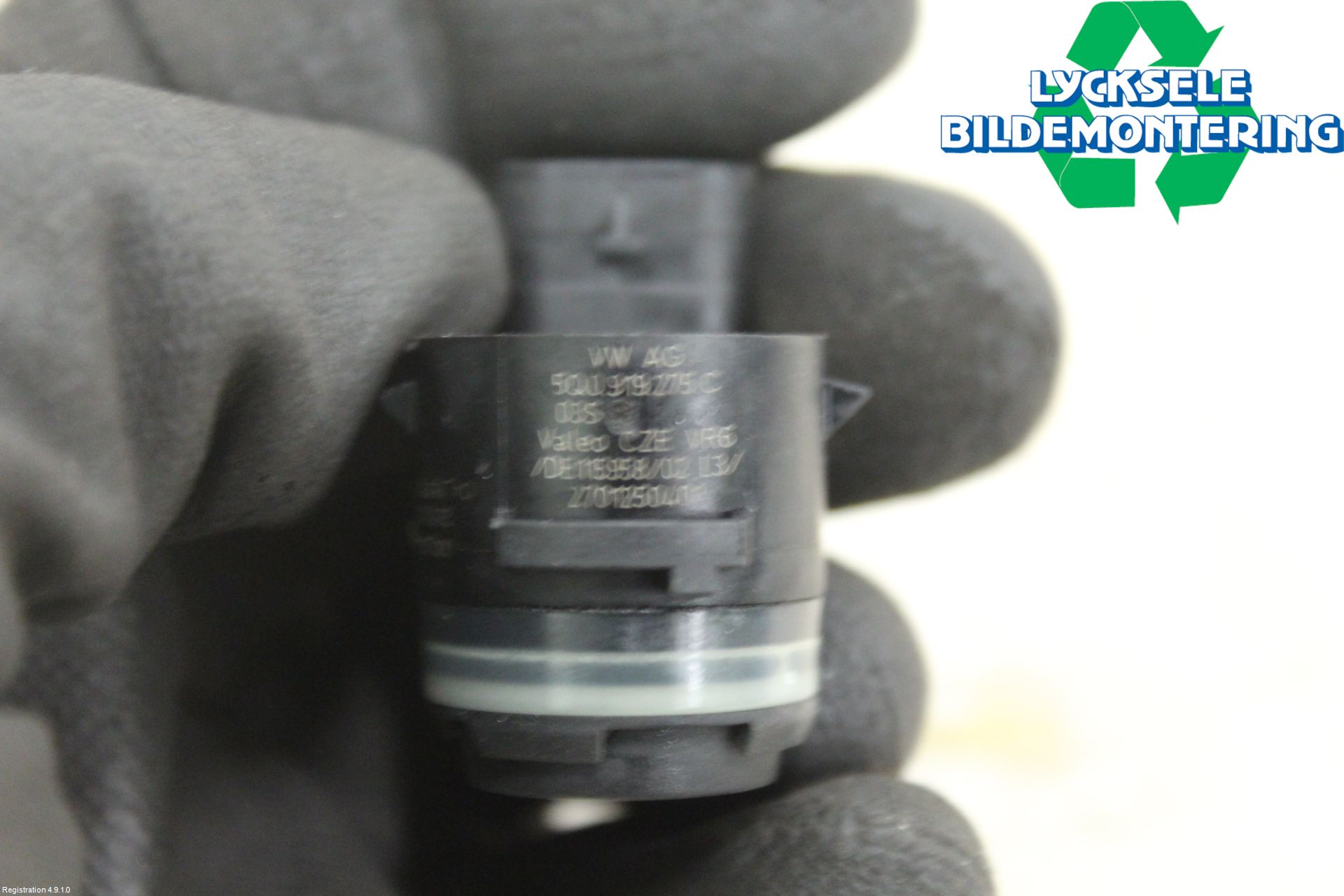 Audi Q3 F3 19- Parkeringshjälp Frontsensor