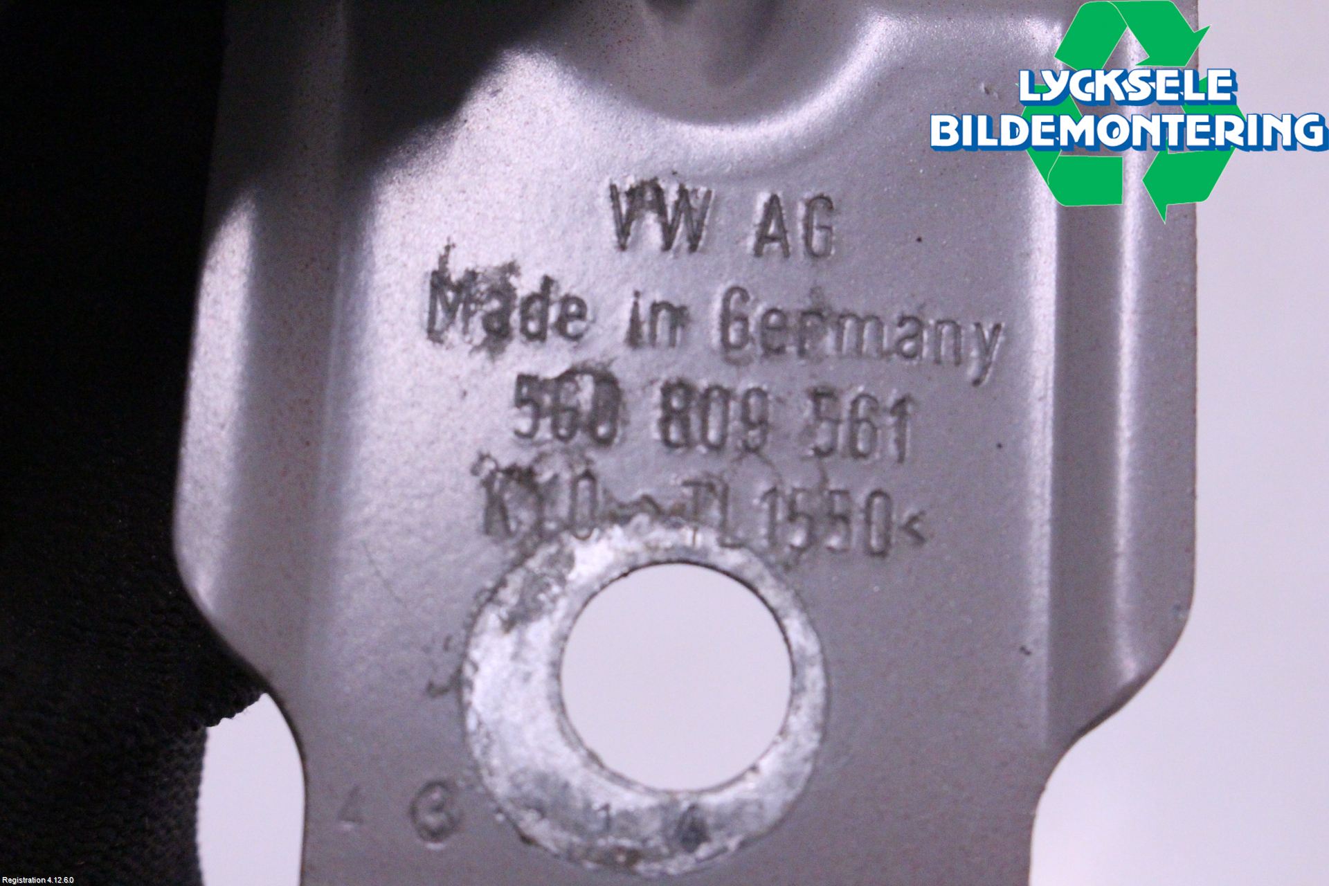 Volkswagen VW GOLF / E-GOLF VII 13-20 Skärmfäste Fram Hö