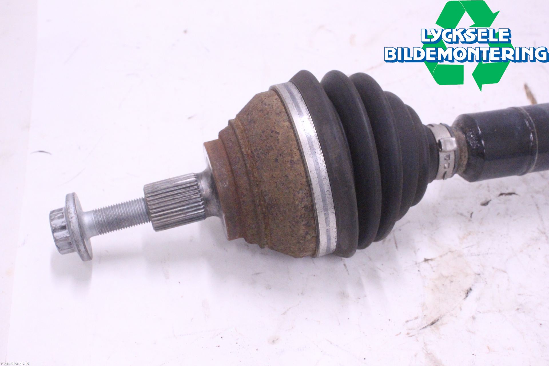 Volkswagen VW PASSAT 20-24 Drivaxel Fram Höger