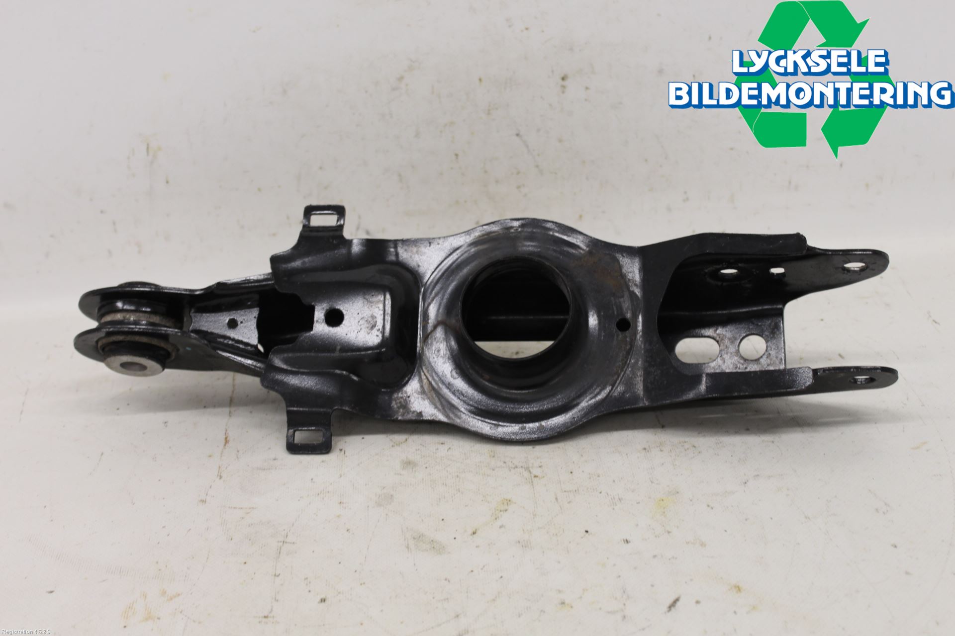 Ford MUSTANG Mach-E 21- Bärarm Bak Höger