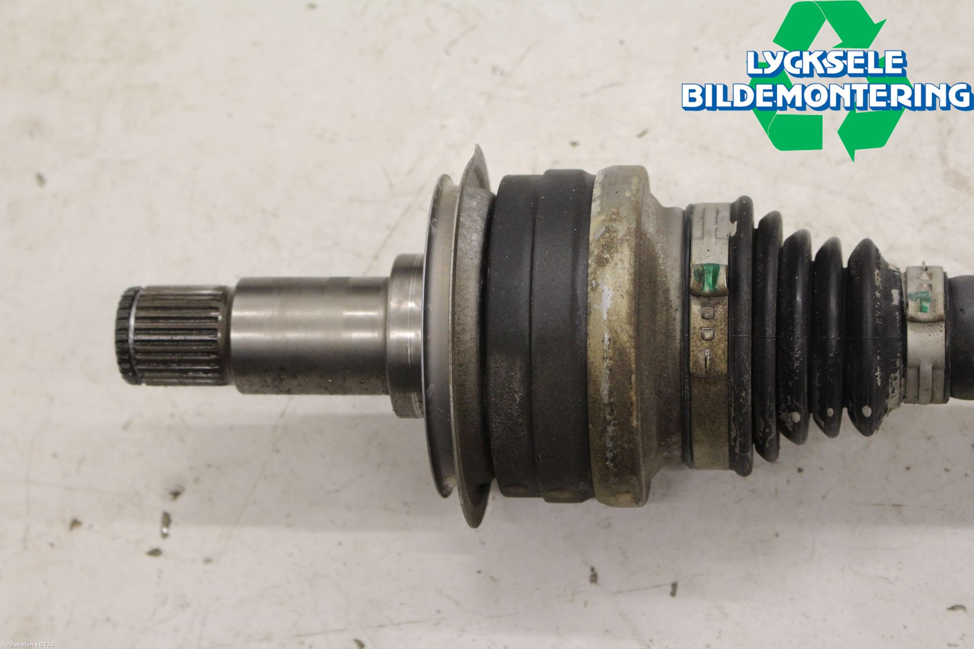 Mercedes-Benz MB C-KLASS (W205) 14-21 Drivaxel Bak Höger