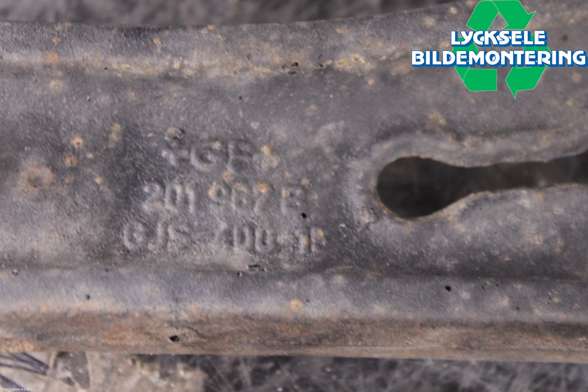 Volkswagen VW CADDY      04-10 Bärarm Fram Undre Hö