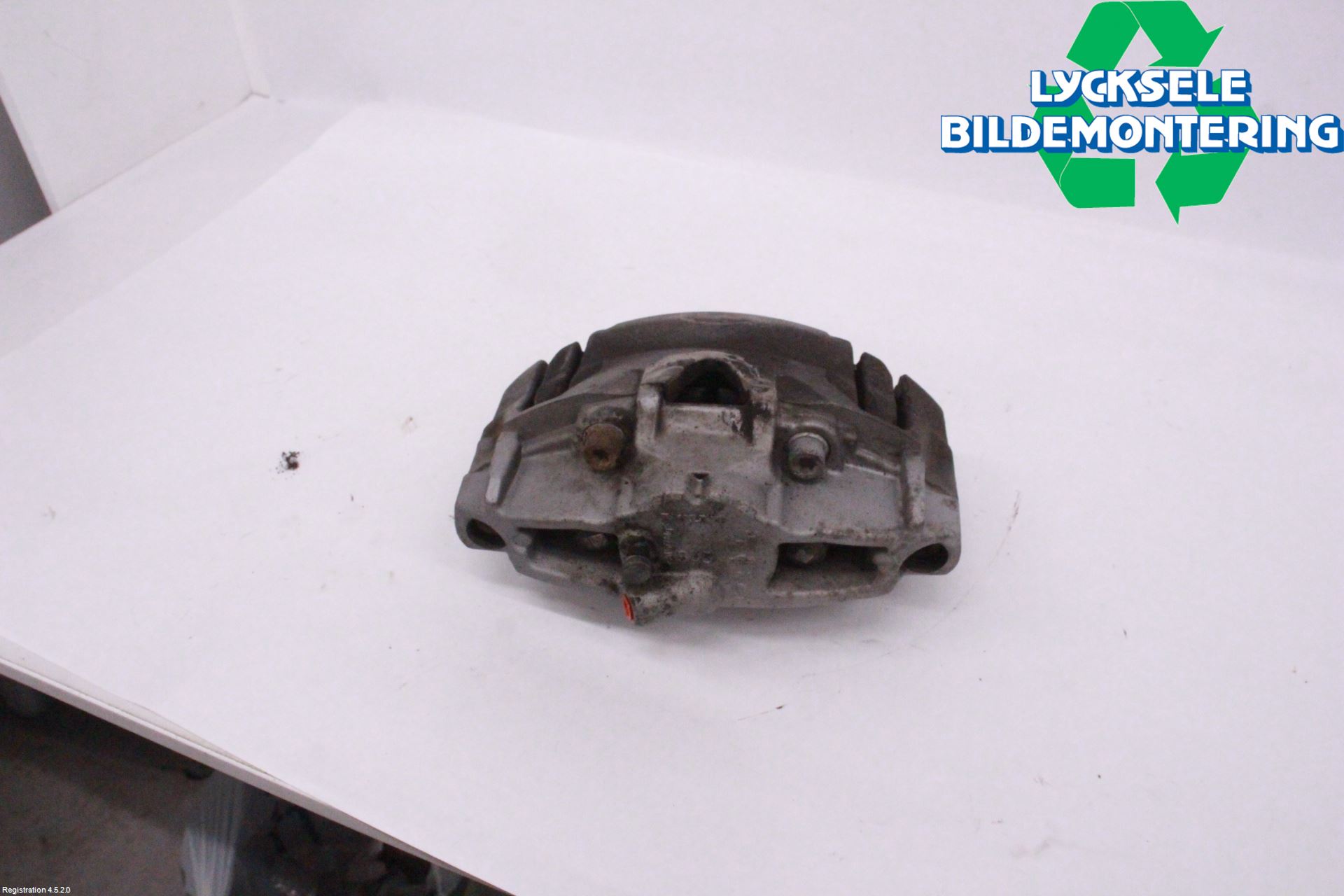 Volvo XC70 14-16 Bromsok Fram Vänster