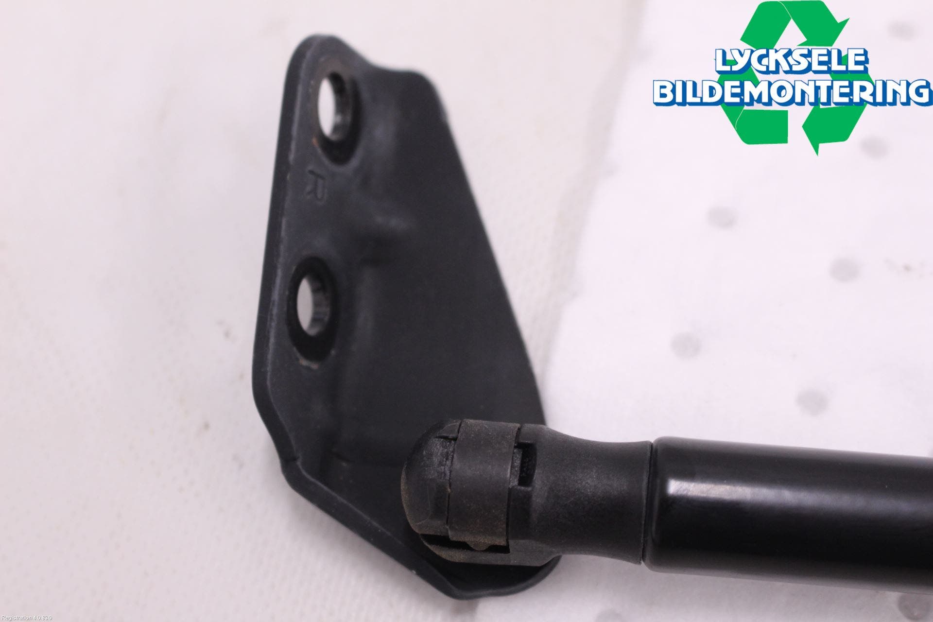 Suzuki SX4 S-CROSS 14-21 Gasfjäder Baklucka