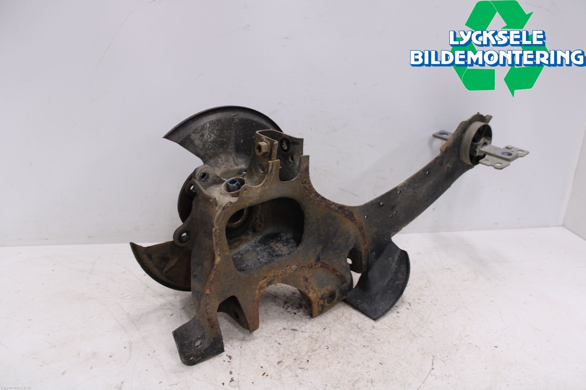 Volvo XC70 08-13 Hjullagerhus-Spindel Vä B