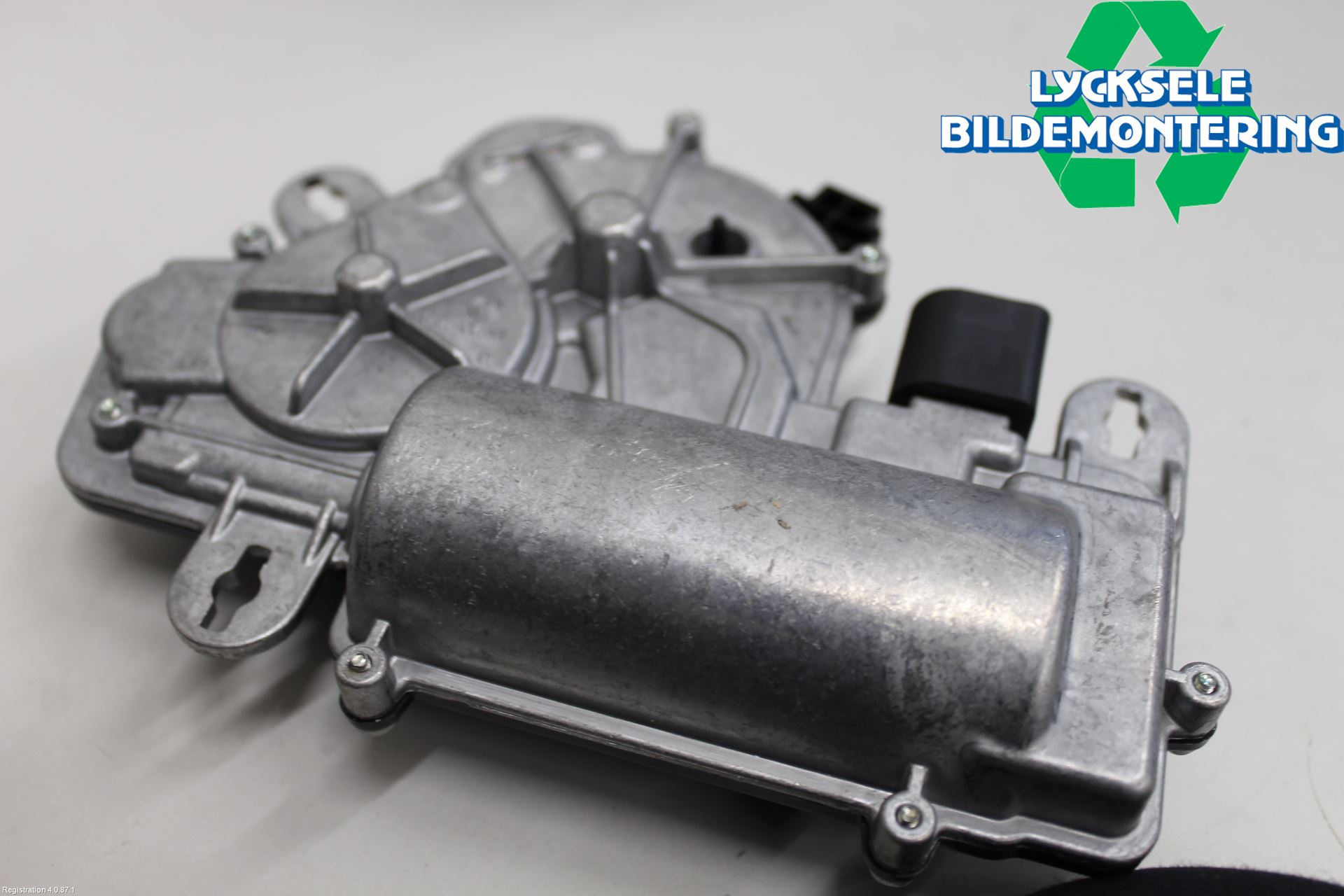 Seat ATECA 16->> Bakluckeöppnare Automatisk