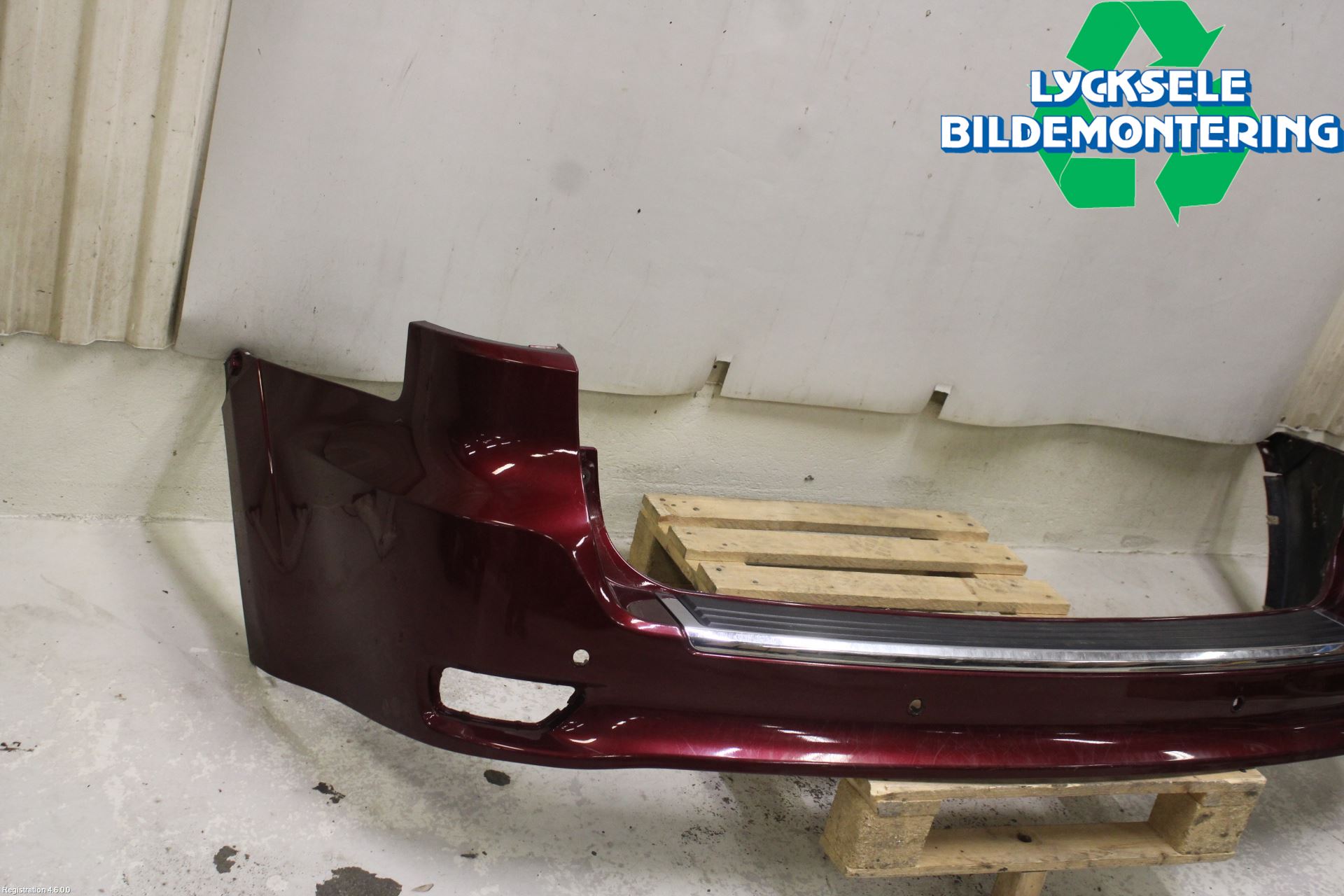 Jeep GRAND CHEROKEE 10-20 Stötfångarbeklädnad Bak