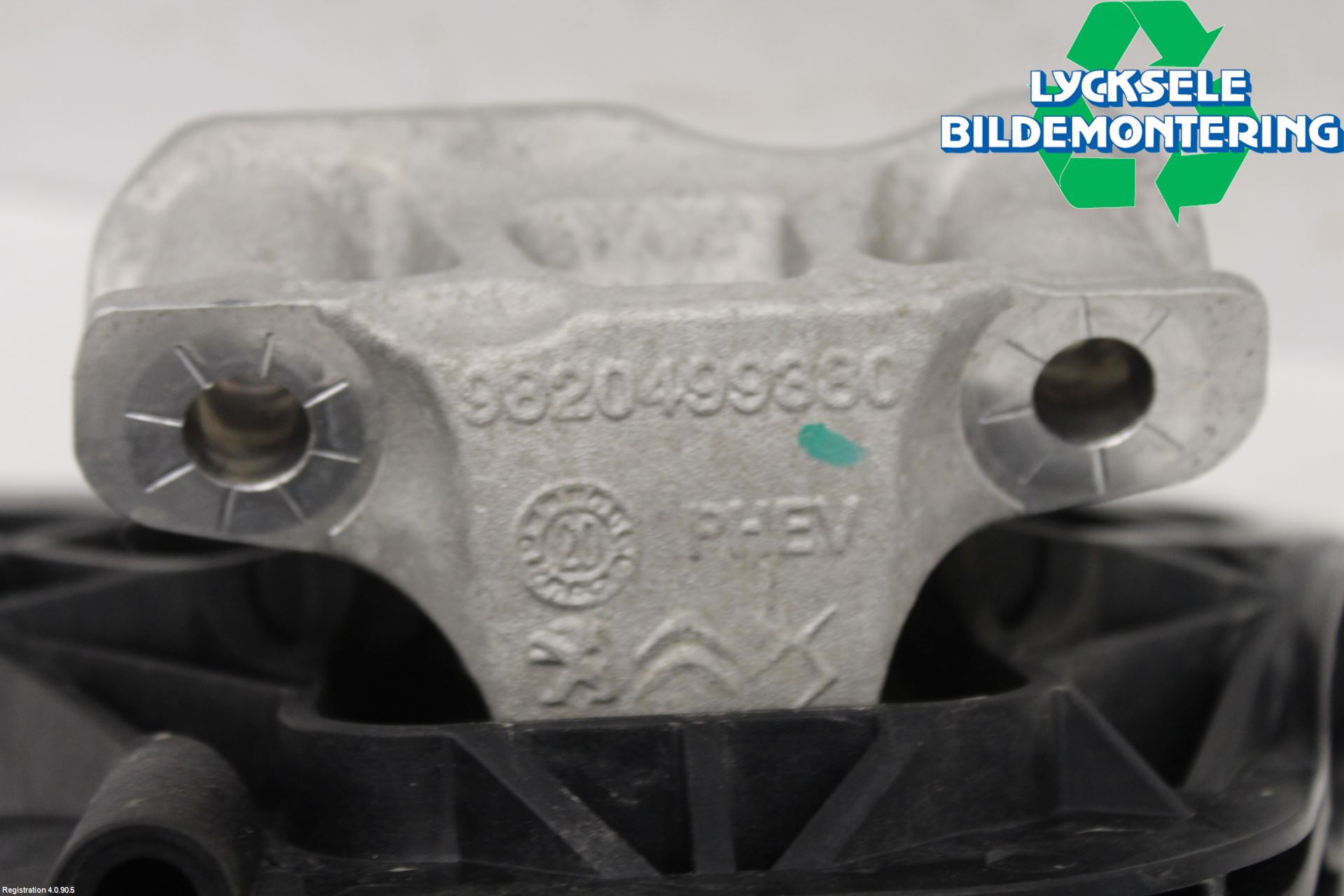 Peugeot 3008 17-24 Motorfäste