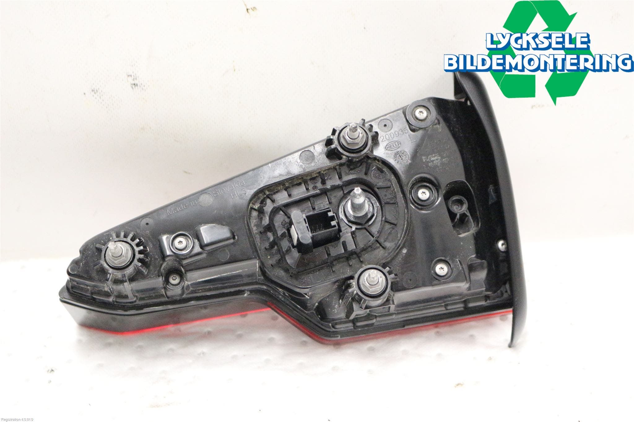 Audi A4/S4 B9 16-19 Bakljus Lucka Vä