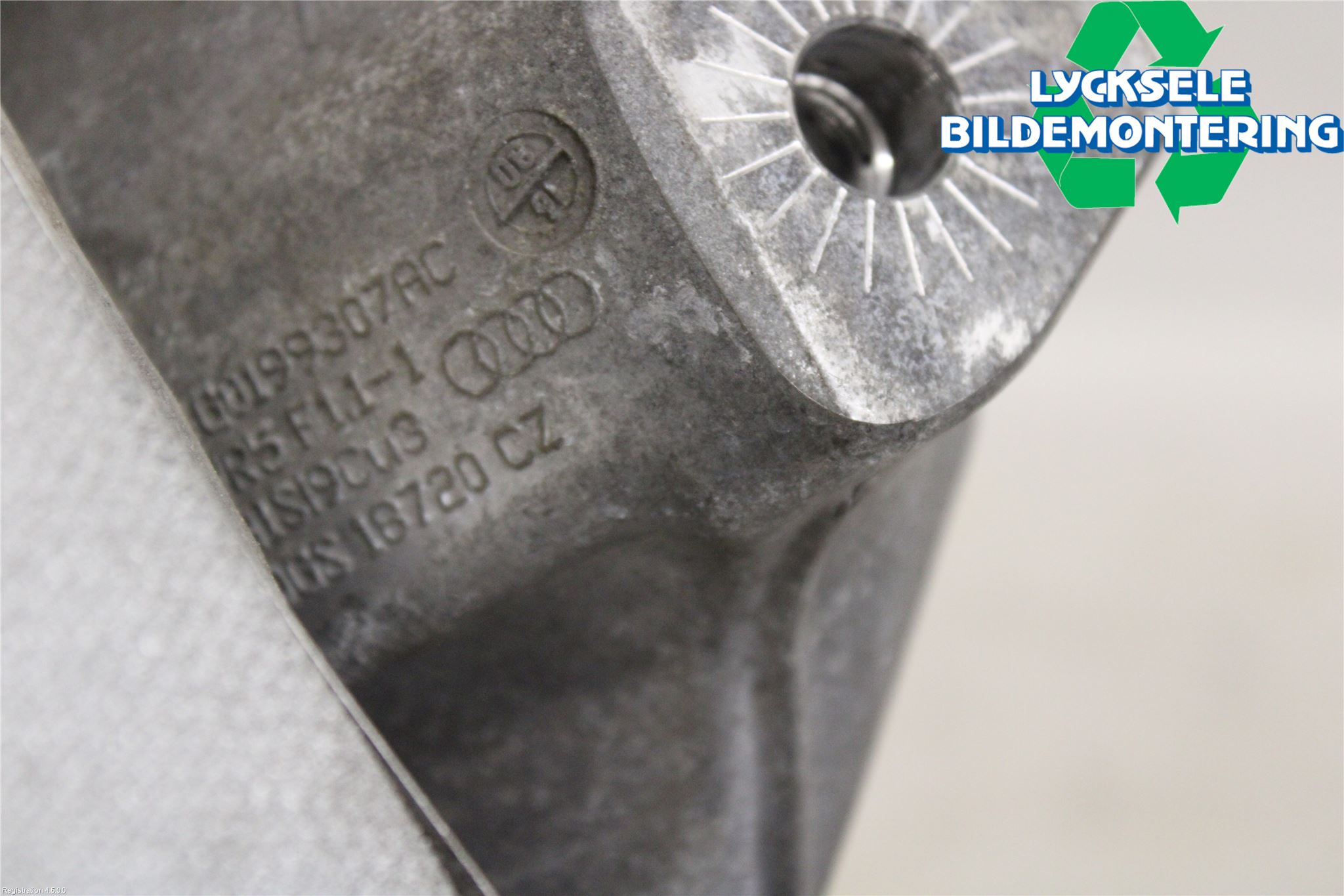 Audi A6 ALLROAD 12-18 Motorfäste