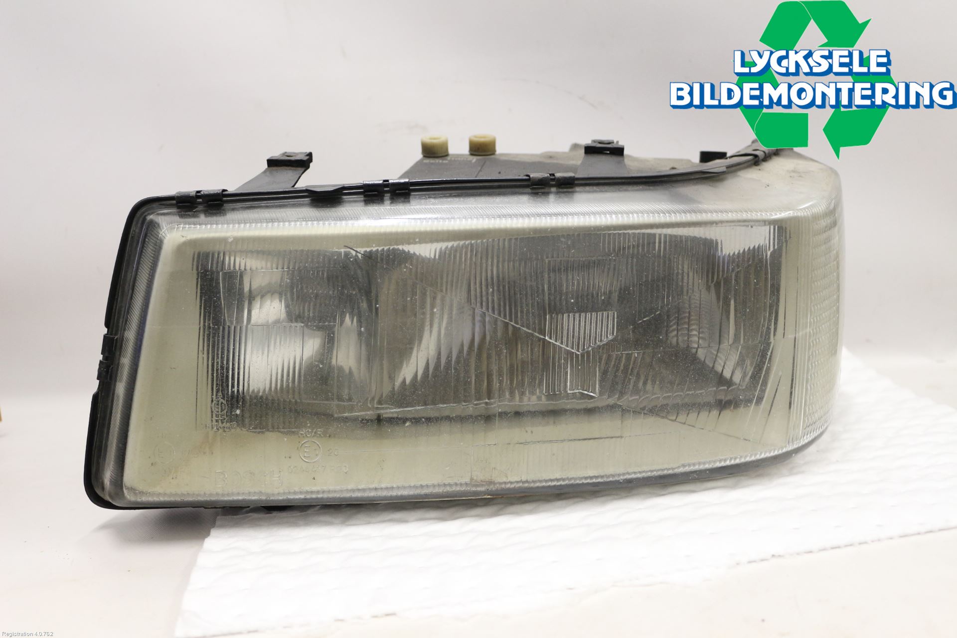 Audi V8       89- Strålkastare Vänster