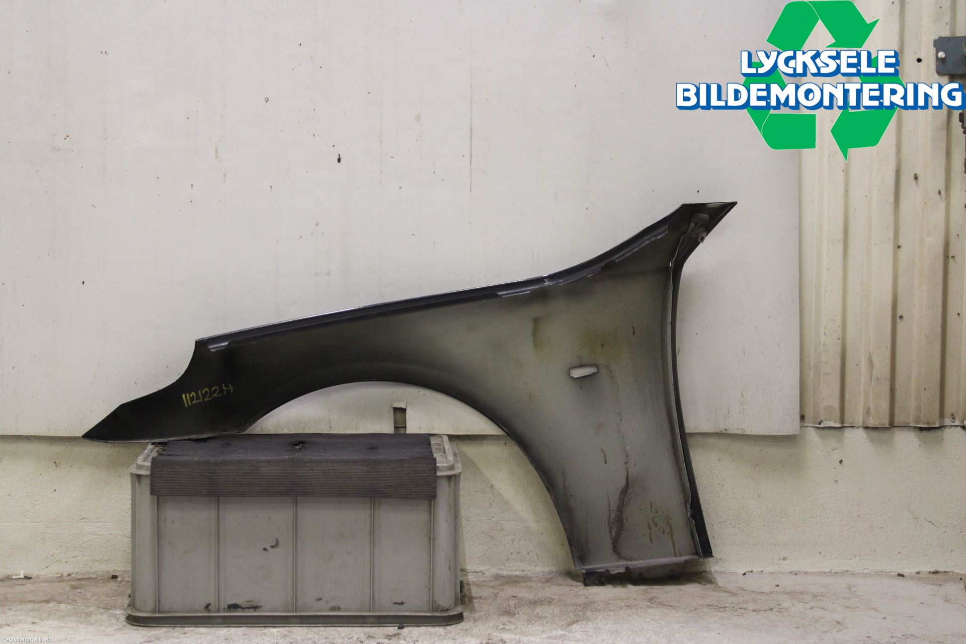 BMW 5 E60/61 Sed/Tou 02-10 Skärm Fram Höger