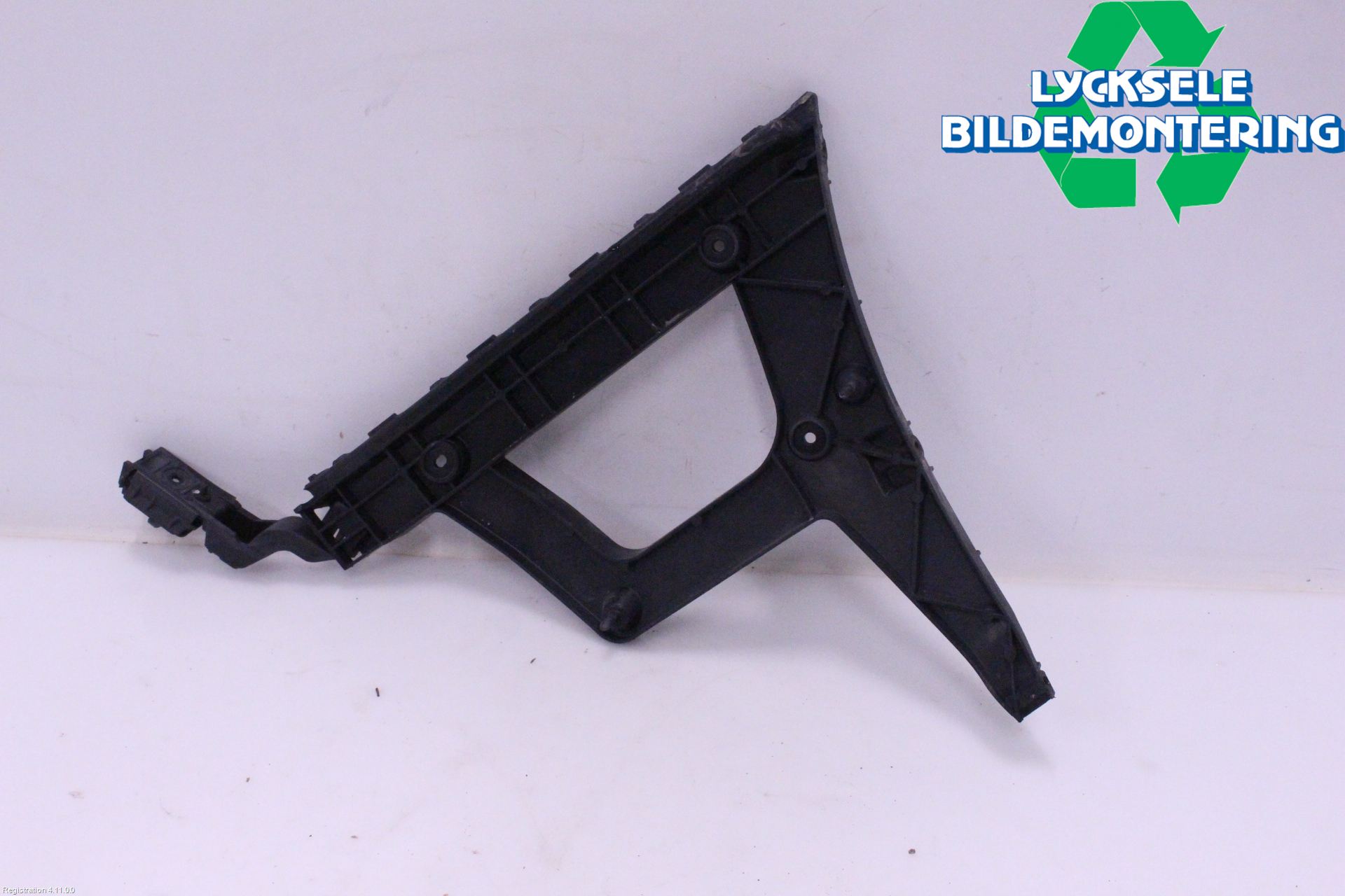 Audi A4 12-15 Stötfångarfäste Bak Vä