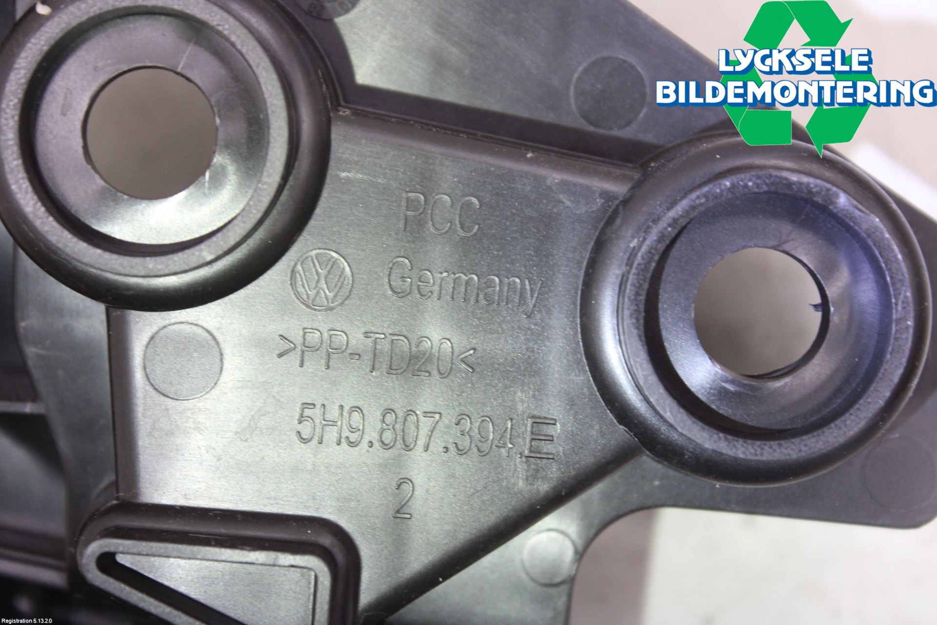 Volkswagen VW GOLF / E-GOLF VIII 20- Stötfångardel Bak Hö