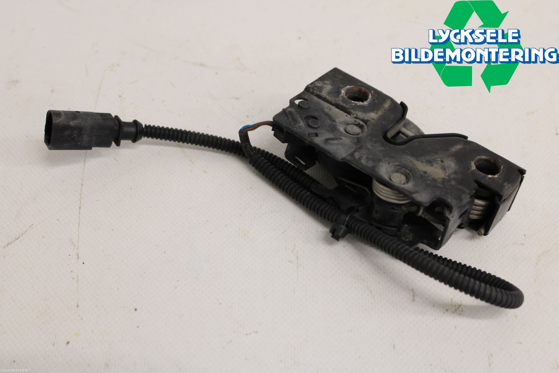 Volkswagen VW GOLF / E-GOLF VII 13-20 Huvlås