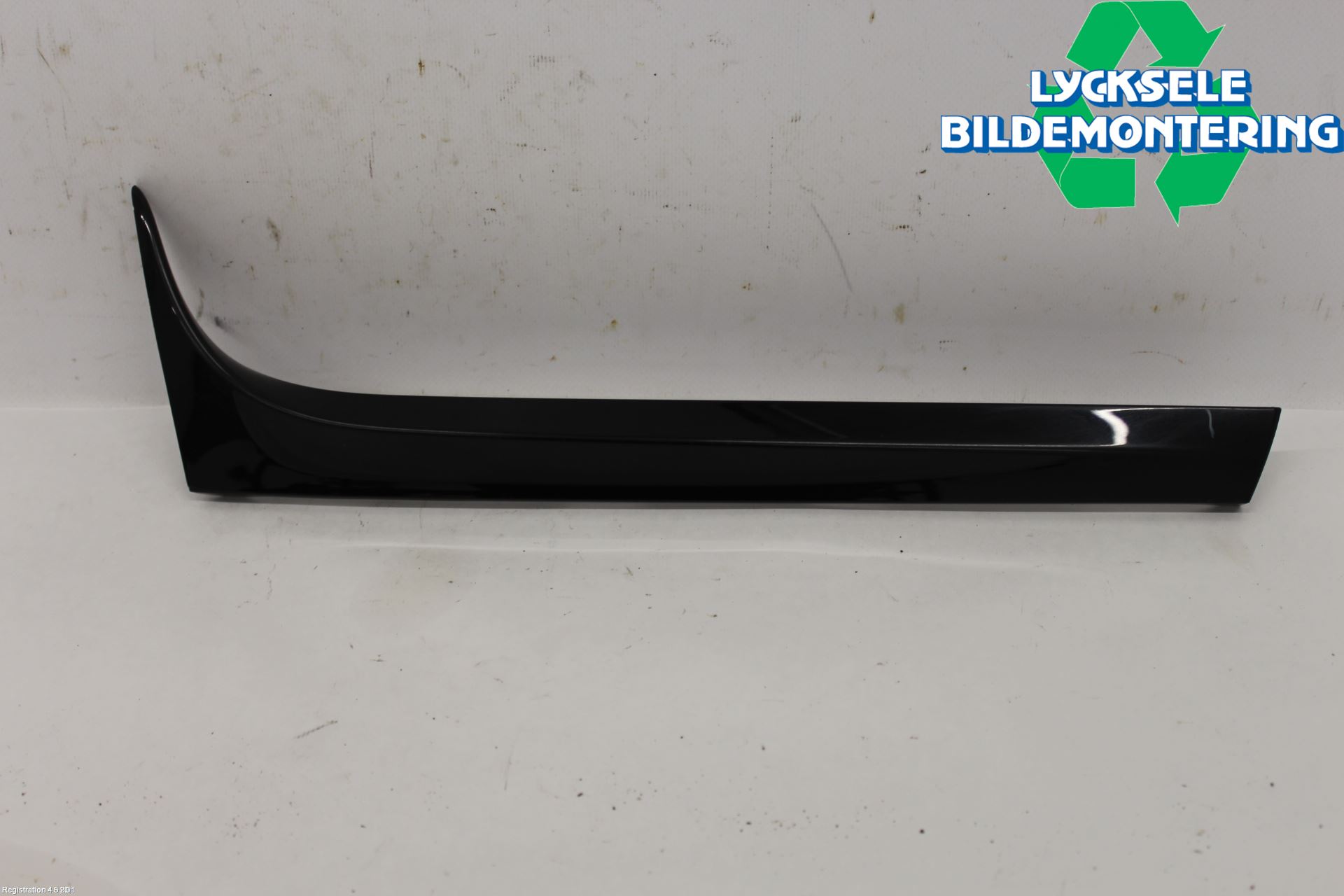 Volkswagen VW PASSAT 20-24 Spoiler Baklucka