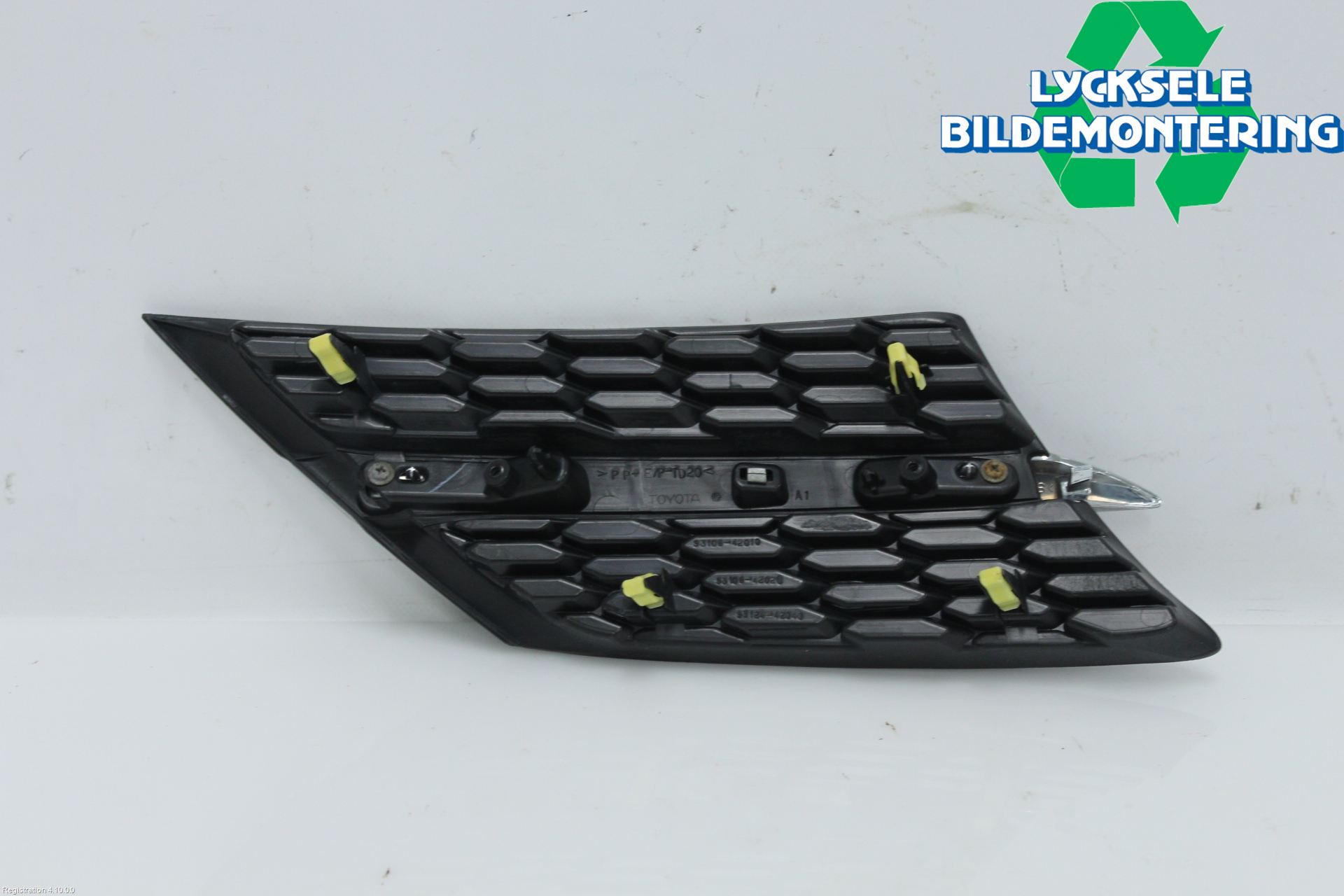 Toyota RAV4 13-18 Grilldel Vänster