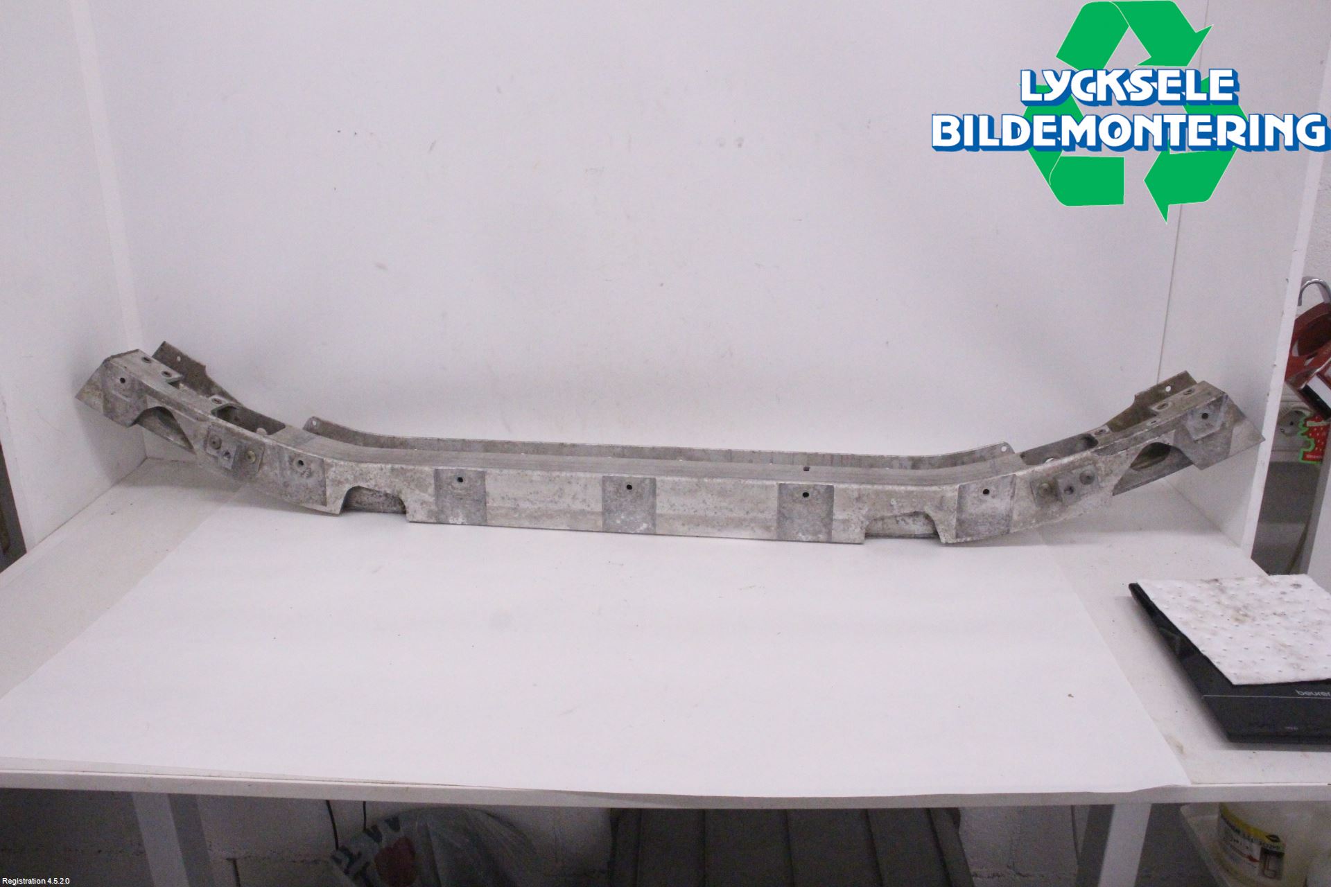 Audi A8/S8 4D 94-02 Stötfångarbalk Fram