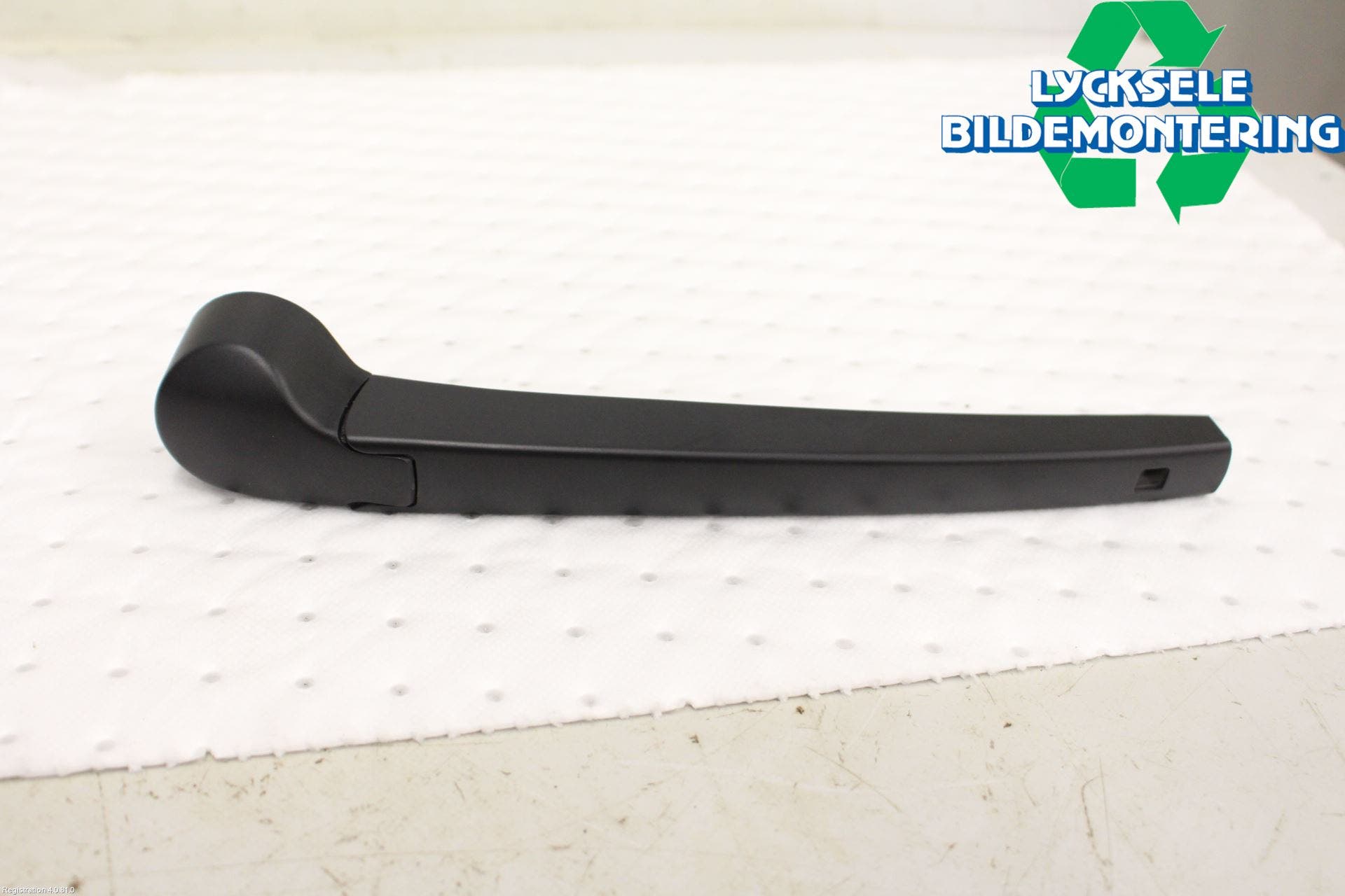 Skoda KAROQ 18- Torkararm-Bakruta