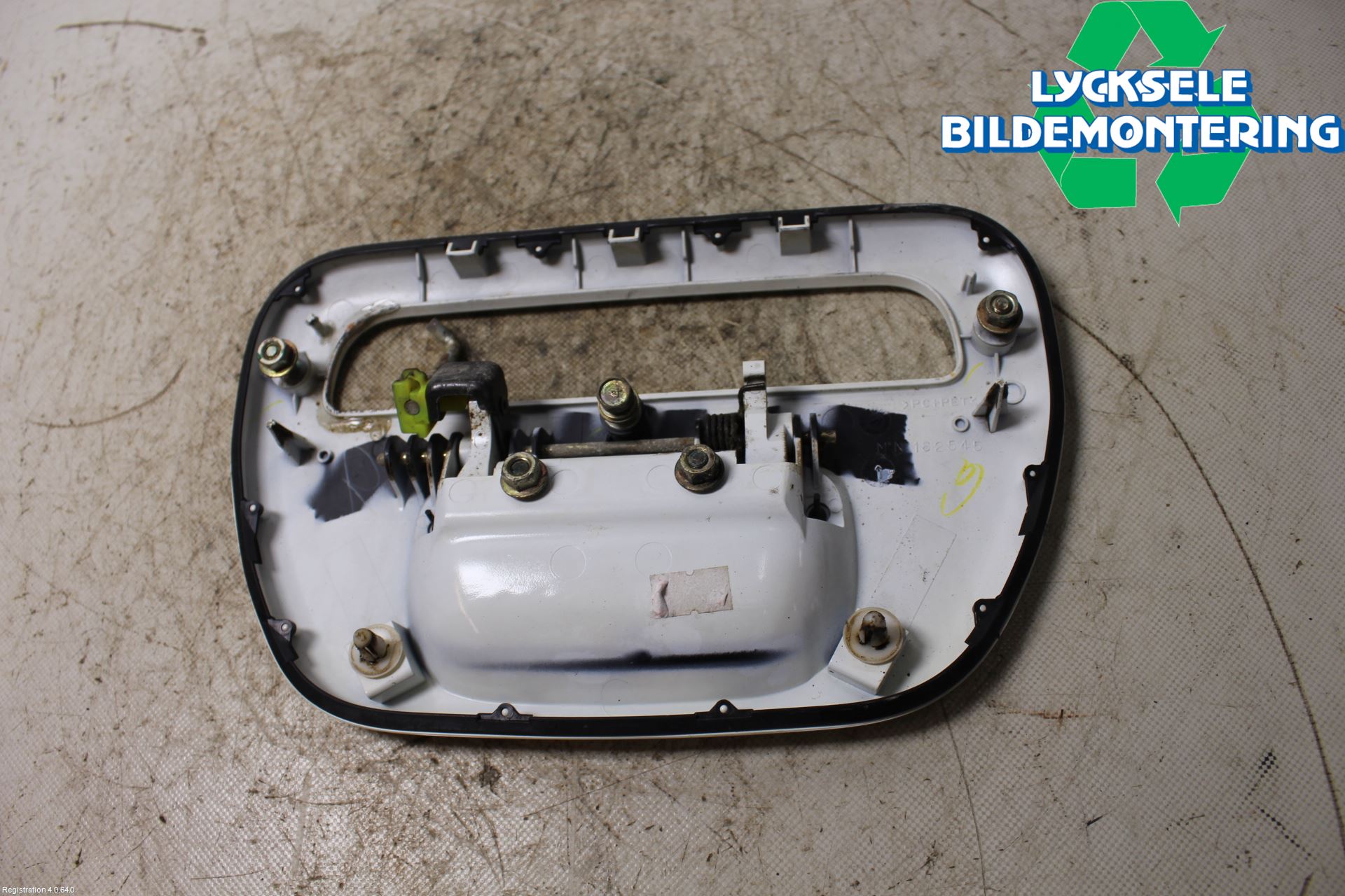 Mitsubishi L200 06-15 Bakluckehandtag