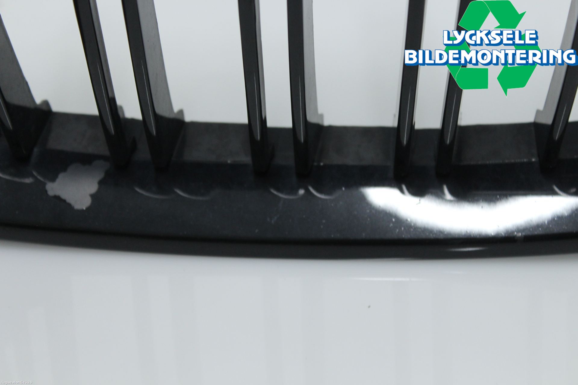 BMW 3 F30/F31/F80 12-19 Grilldel Vänster