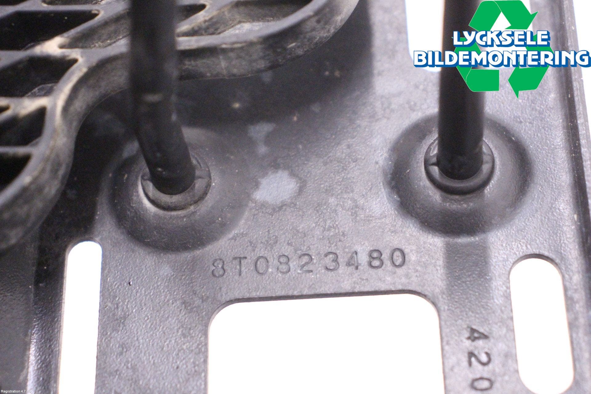 Audi A4/S4 08-11 Huv Spärr