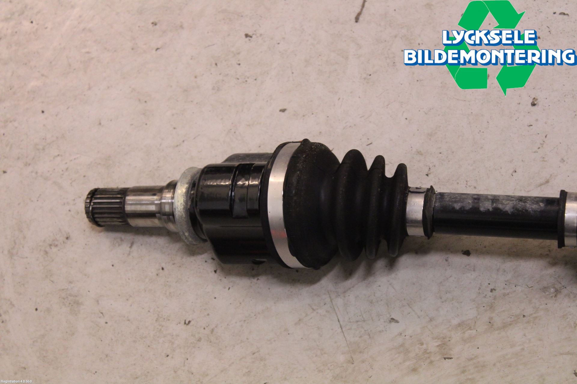 Toyota YARIS XP130 15-20 Drivaxel Fram Höger