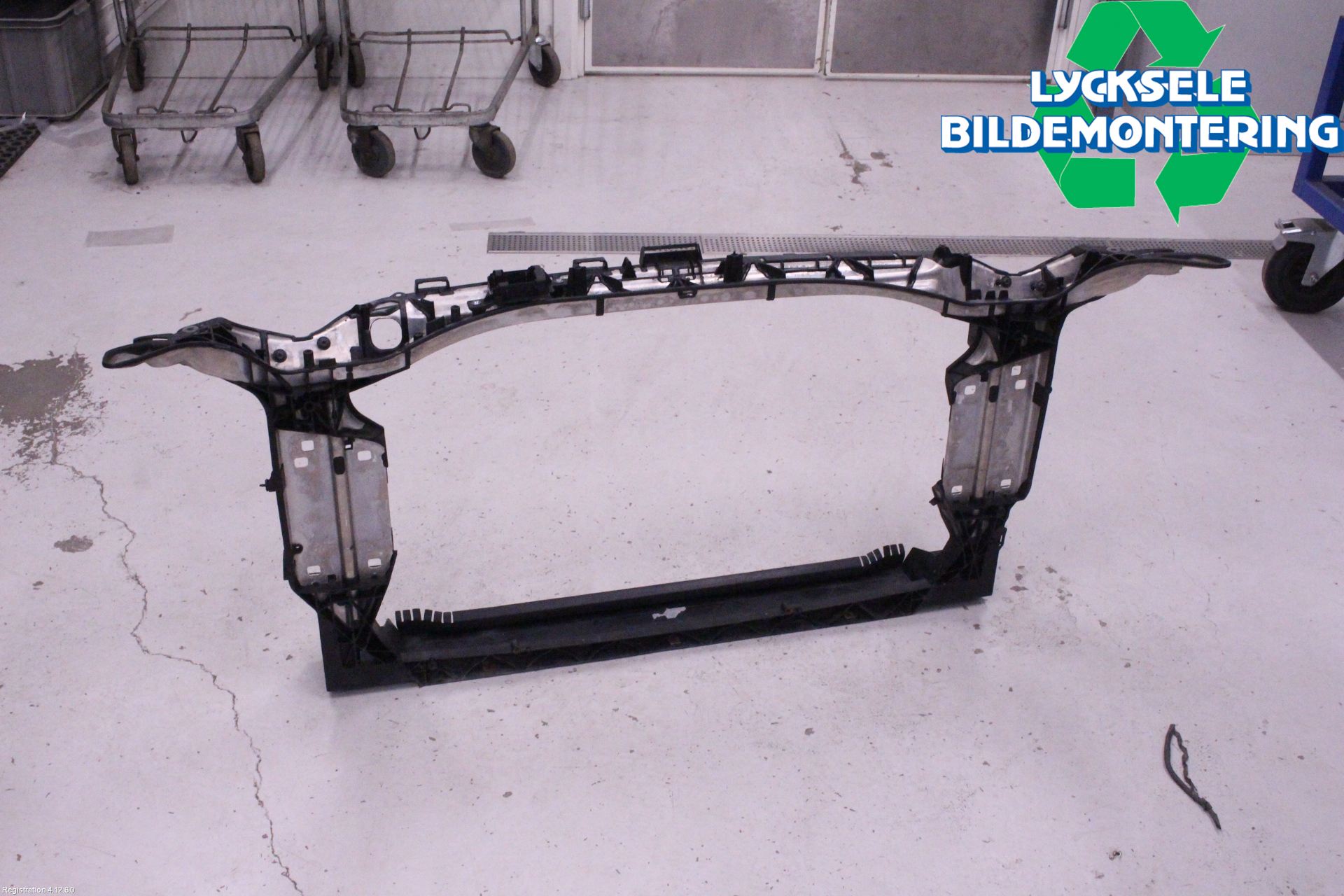 Audi A6 F2/C8 19- Frontplåt