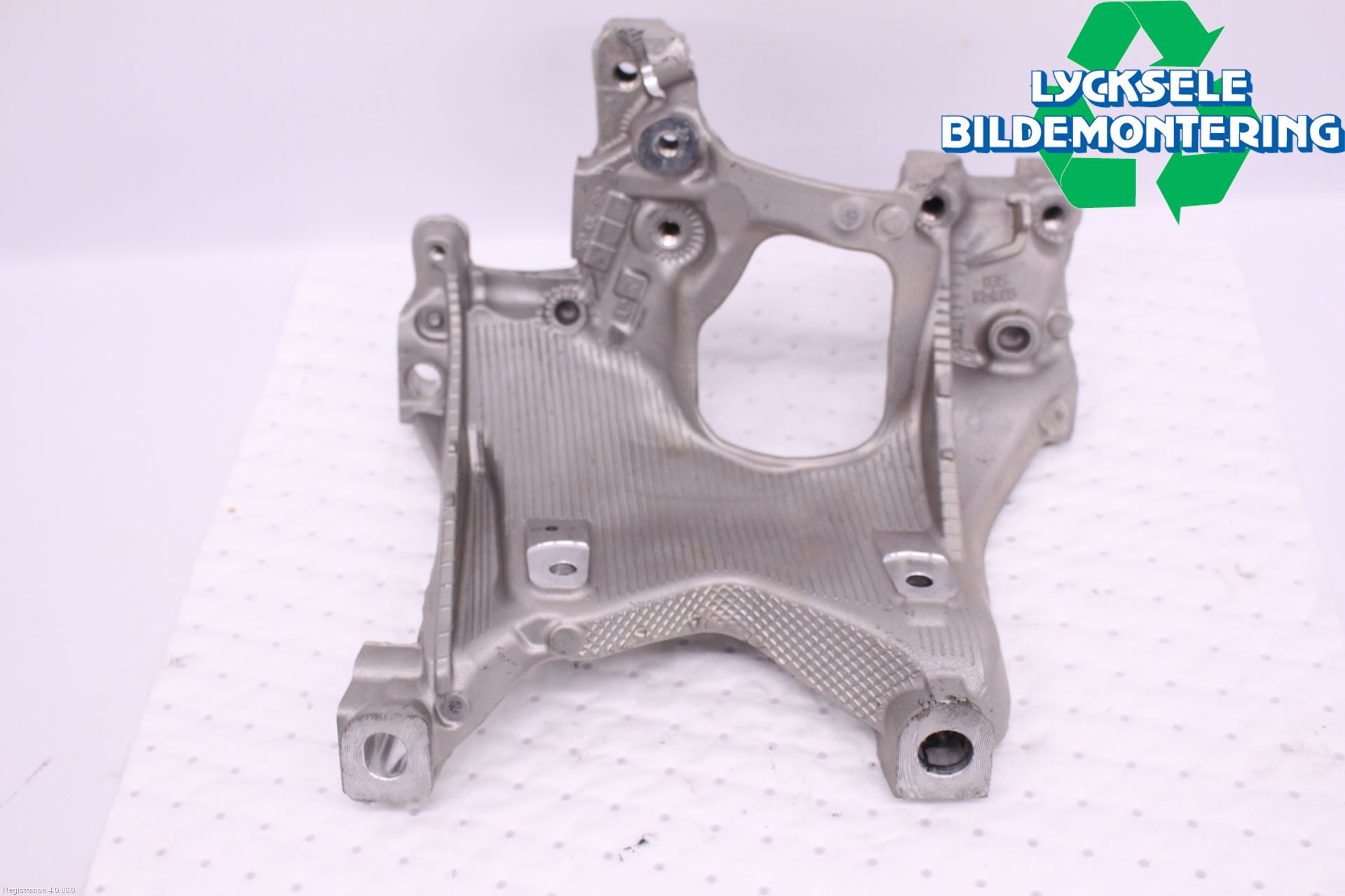 Audi A4/S4 B9 20- Framvagnsbalk