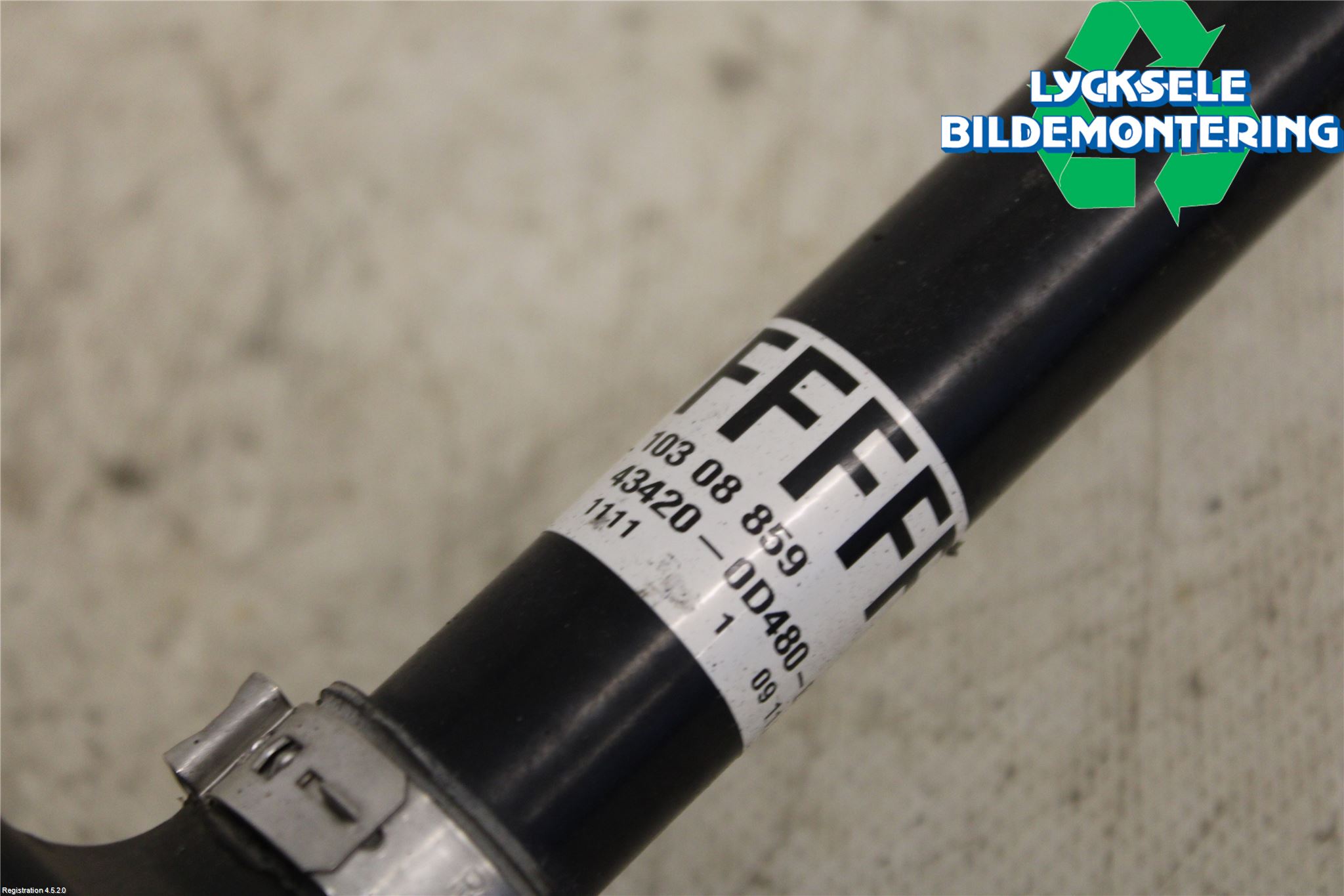 Toyota YARIS XP130 15-20 Drivaxel Fram Vänster