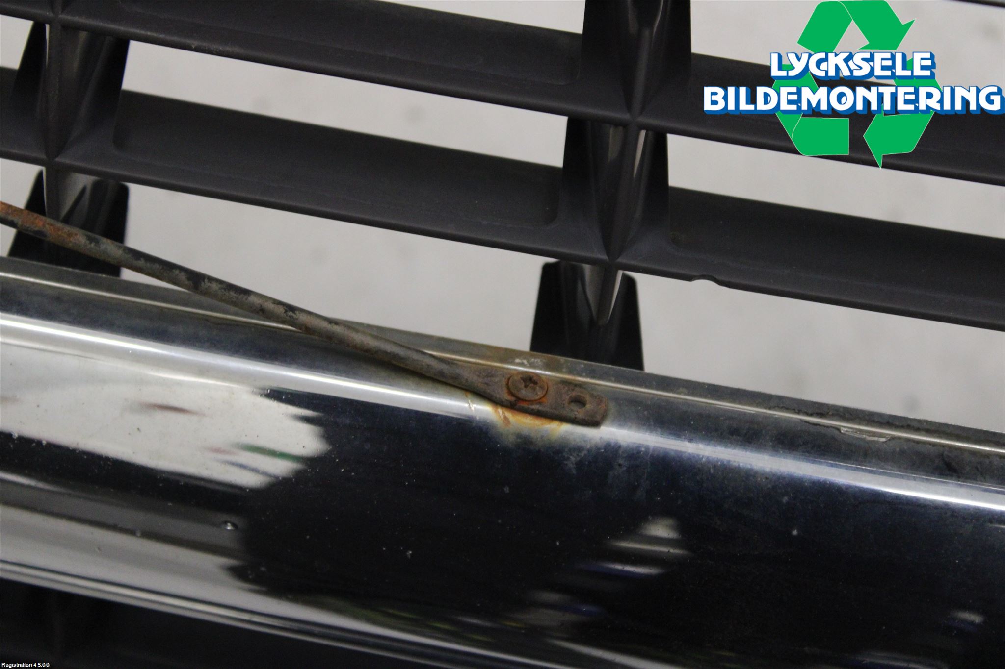 Chevrolet SUBURBAN Grill Komp