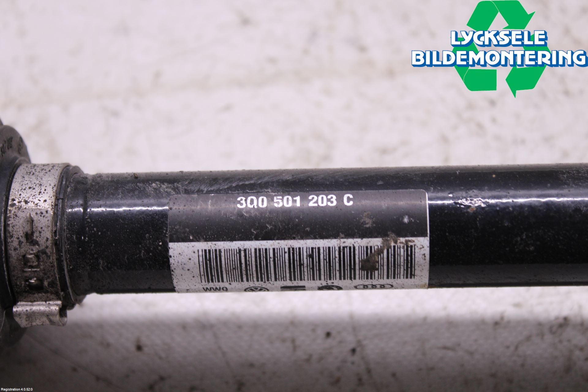 Volkswagen VW PASSAT 15-19 Drivaxel Bak Vänster