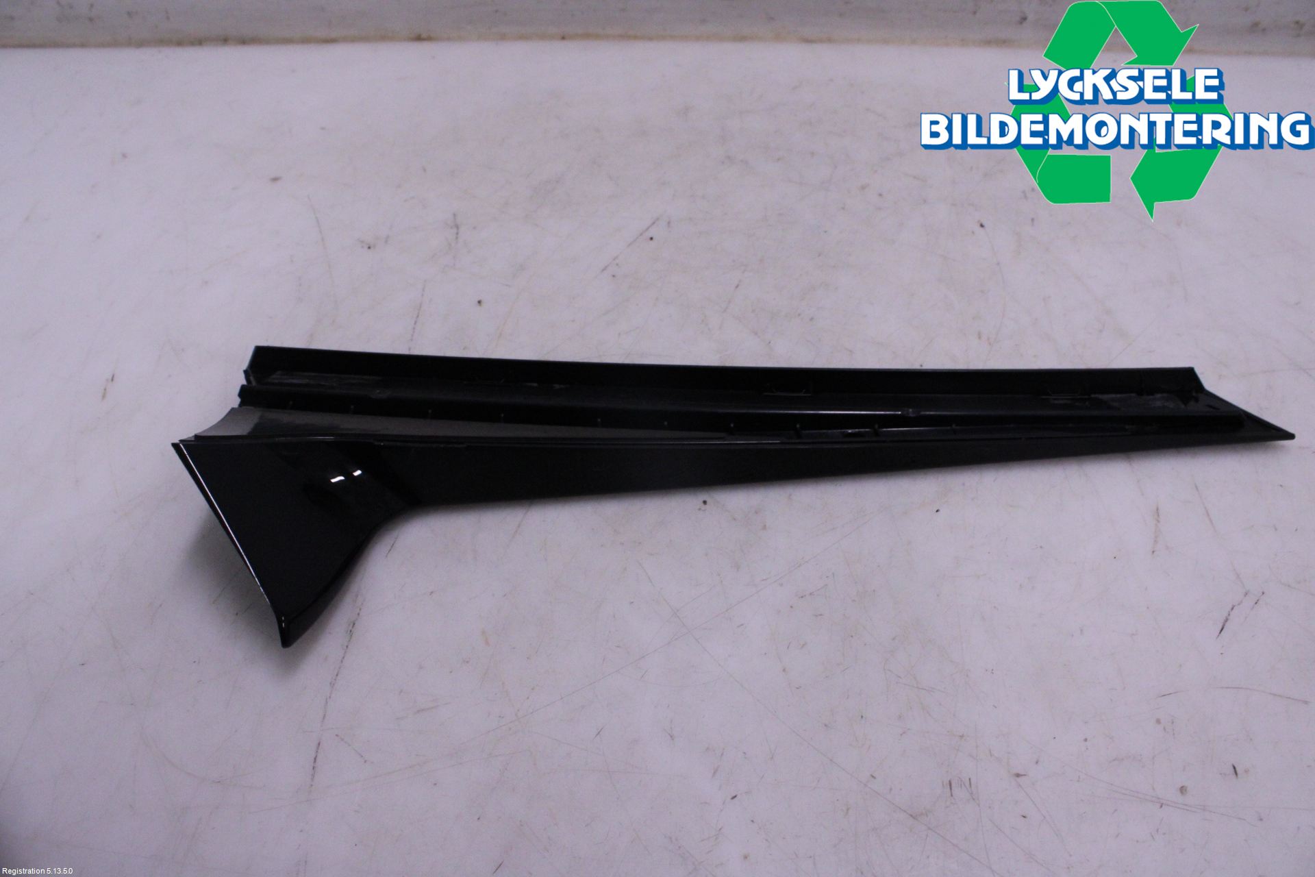 Volkswagen VW GOLF / E-GOLF VIII 20- Spoiler Baklucka
