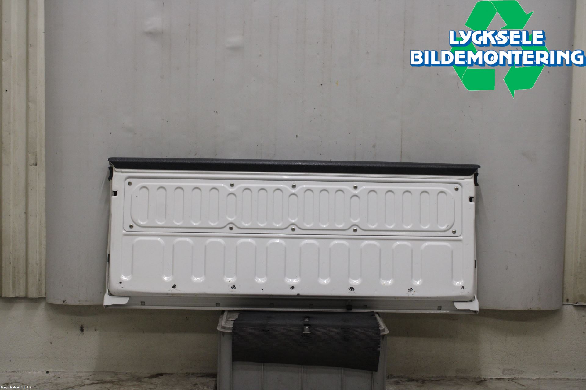 Toyota HILUX 16- Flakläm