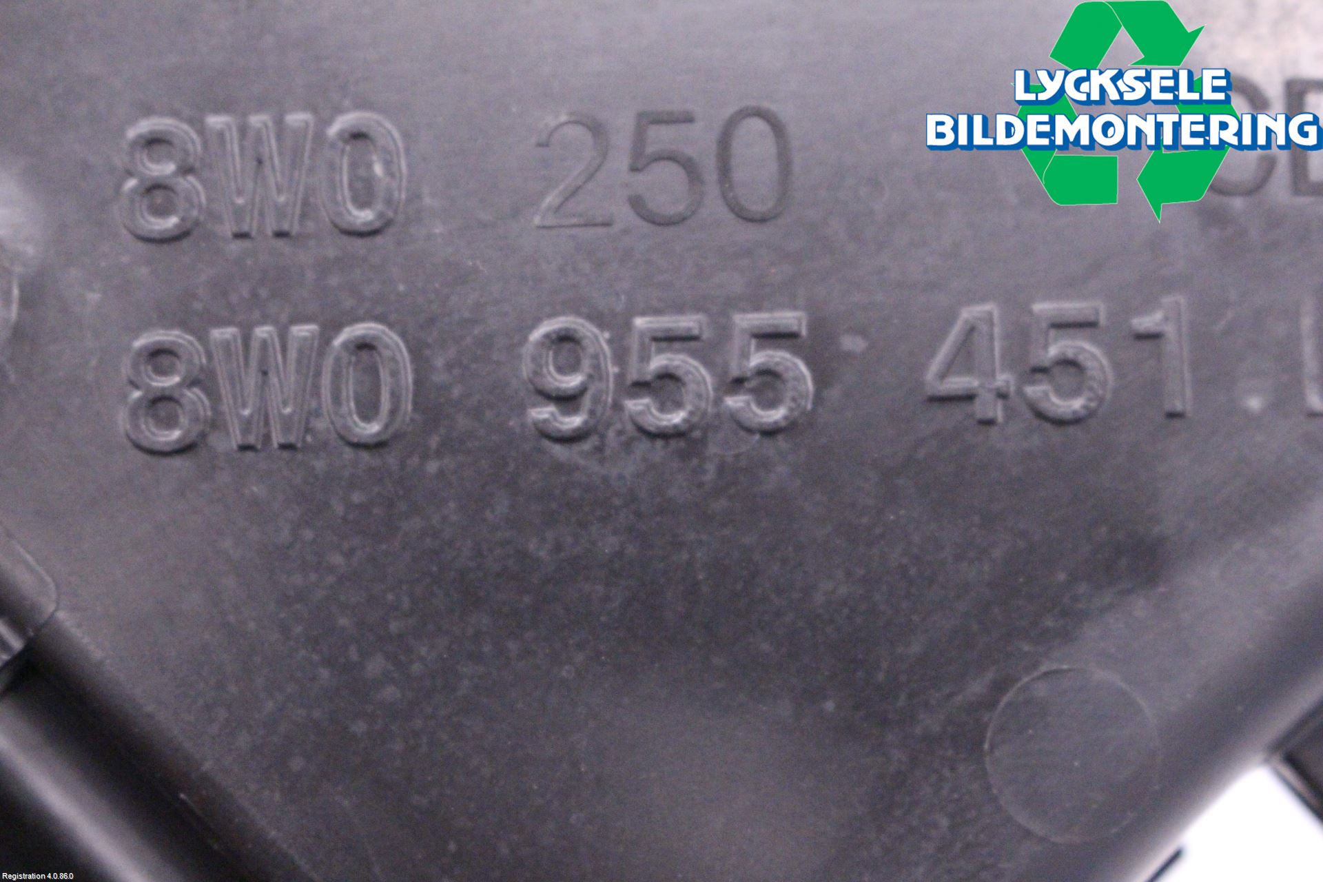 Audi A4/S4 B9 20- Spolartank Vindruta-Strål