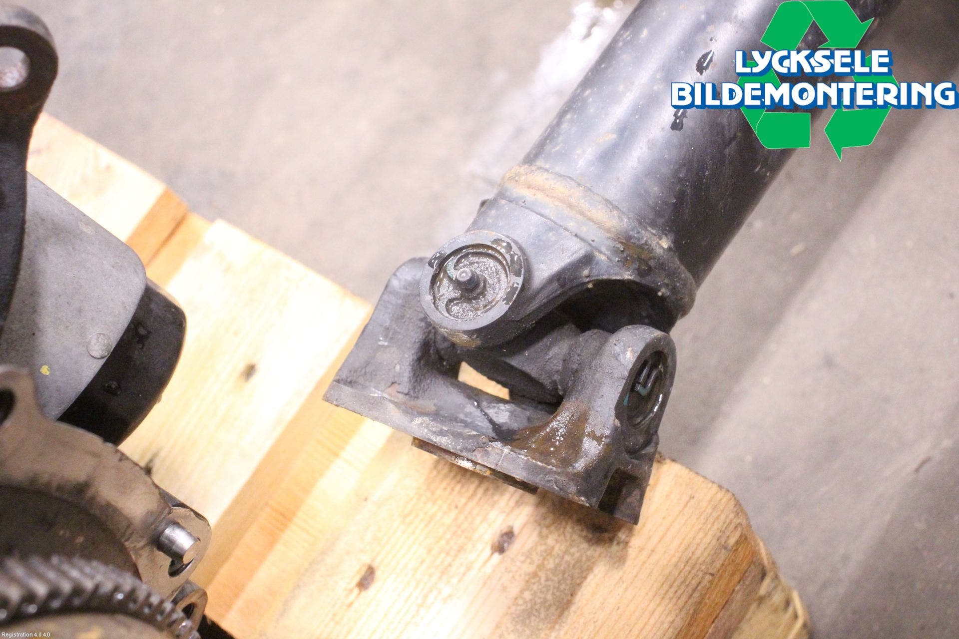 Toyota HILUX 16- Mellanaxel Komp