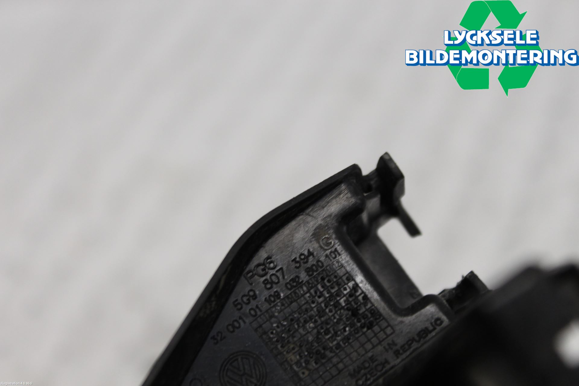 Volkswagen VW GOLF / E-GOLF VII 13-20 Stötfångarfäste Bak Hö