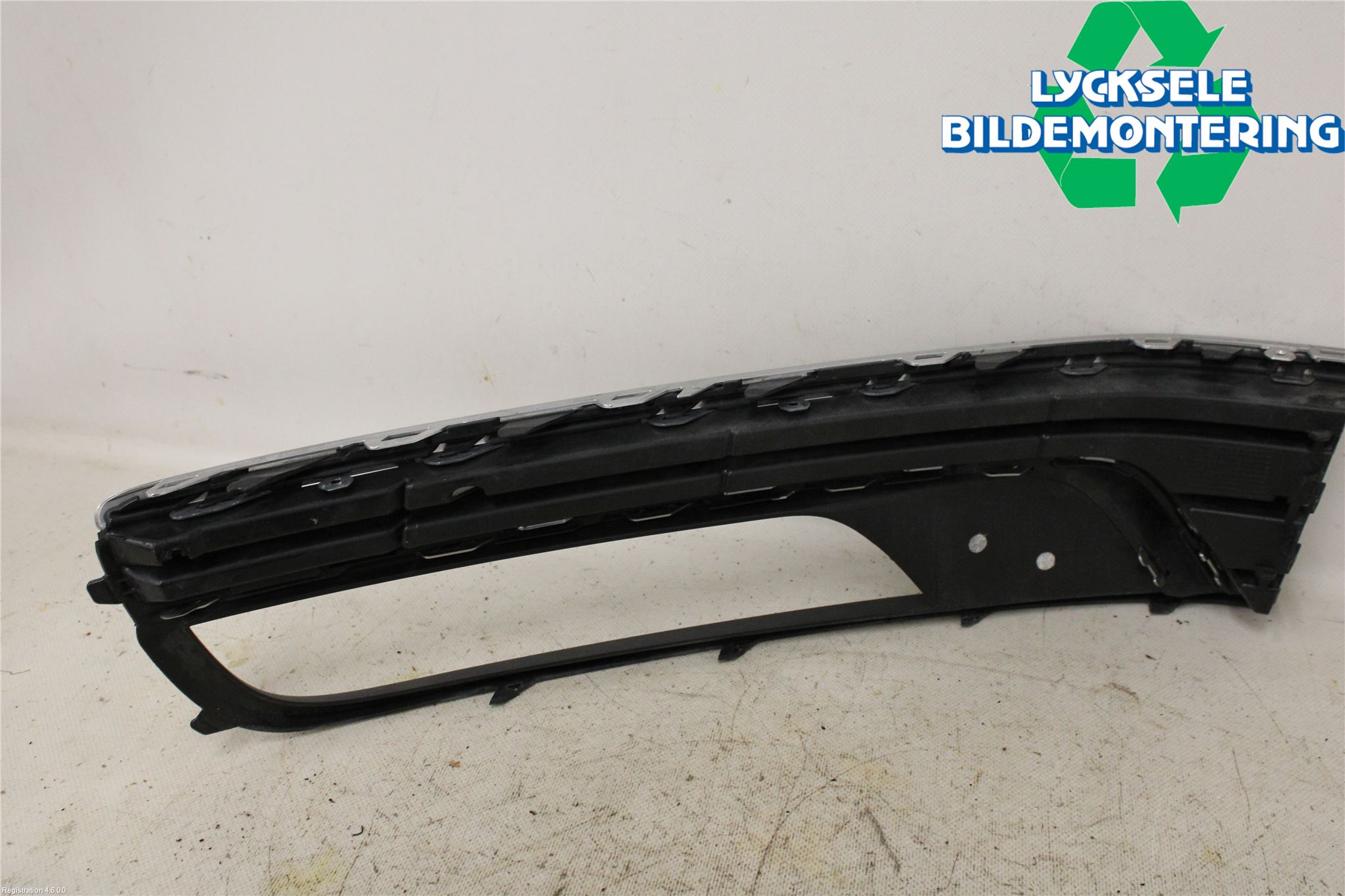 Volkswagen VW PASSAT 11-14 Dimljussarg Fram